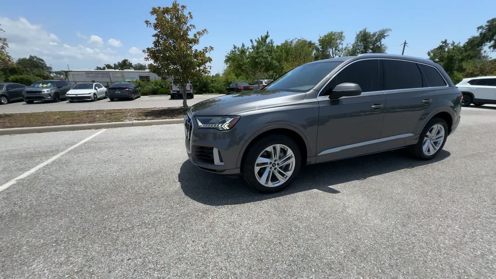 Thumbnail: 2023 Audi Q7 - 3
