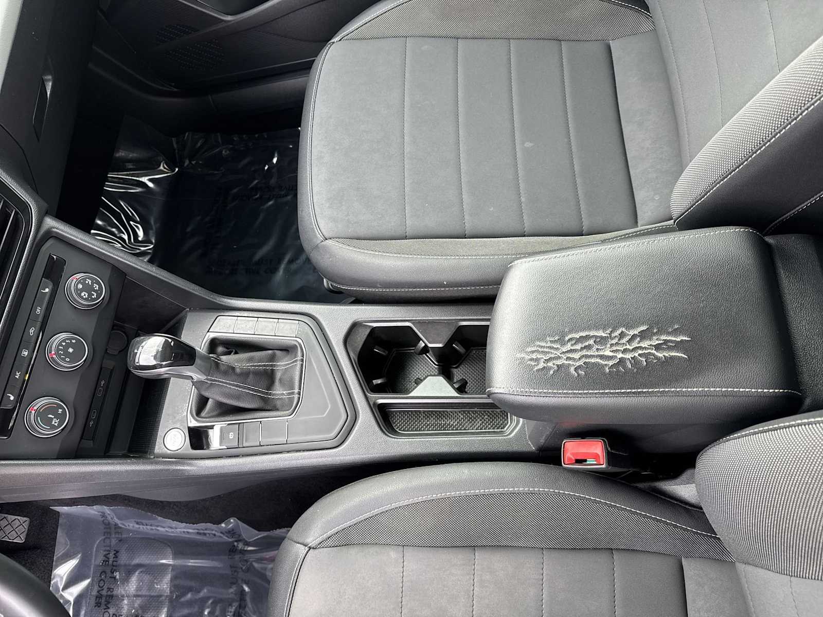 Thumbnail: 2022 Volkswagen Taos - 30