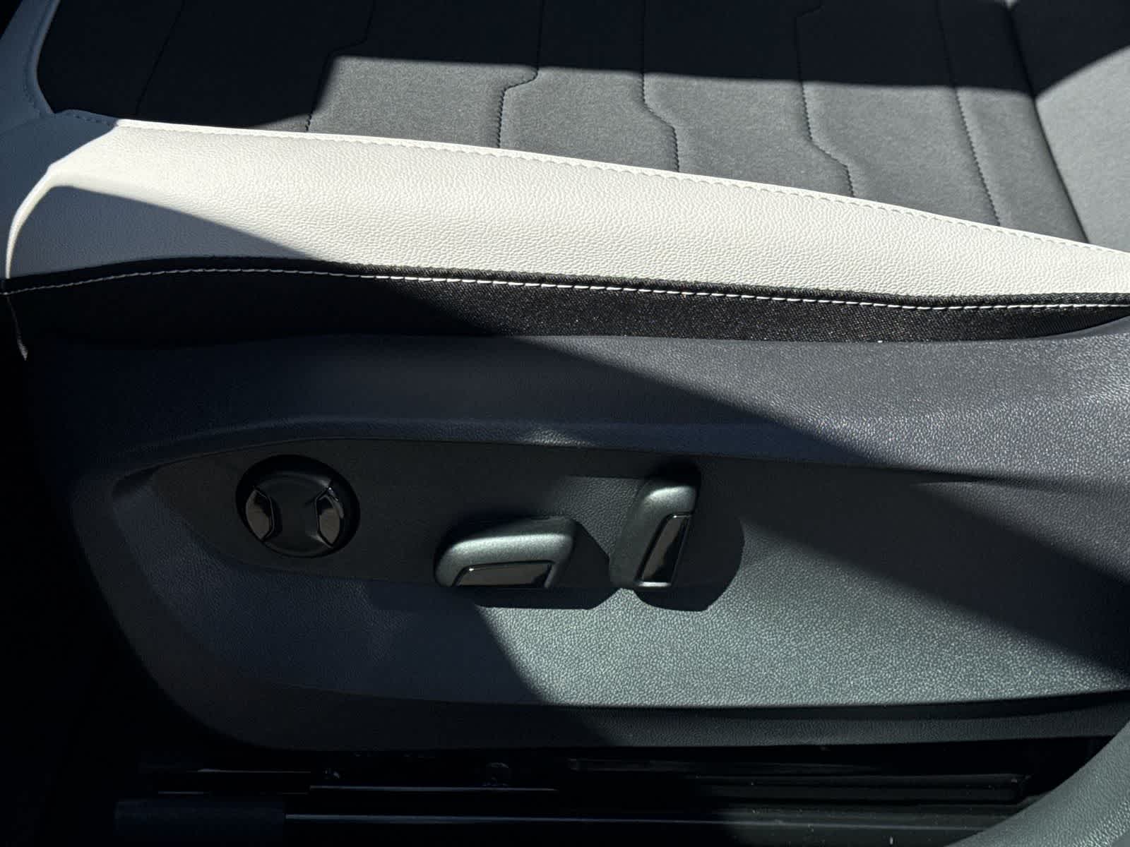 Thumbnail: 2026 Volkswagen Taos - 15