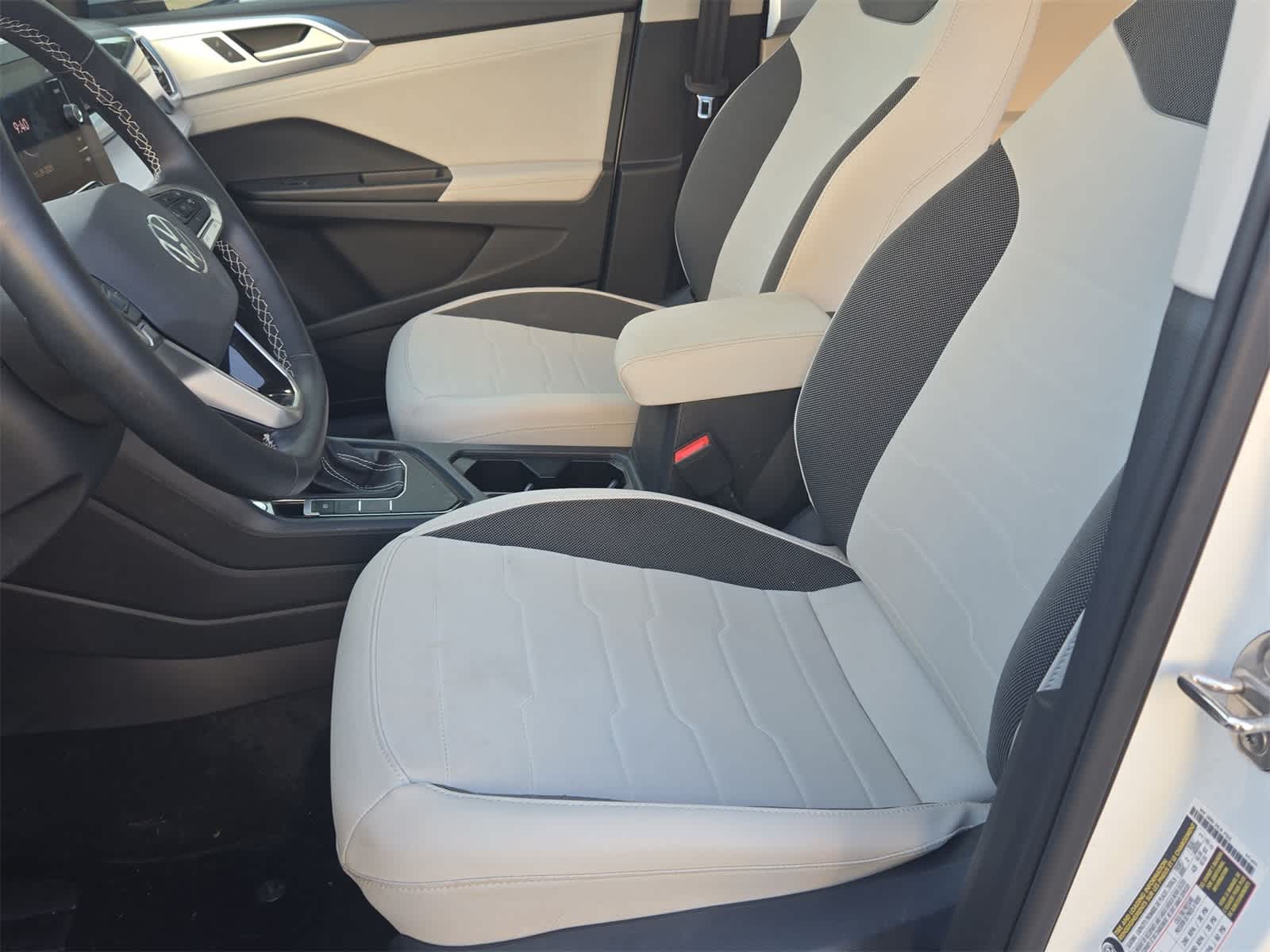 Thumbnail: 2025 Volkswagen Taos - 16