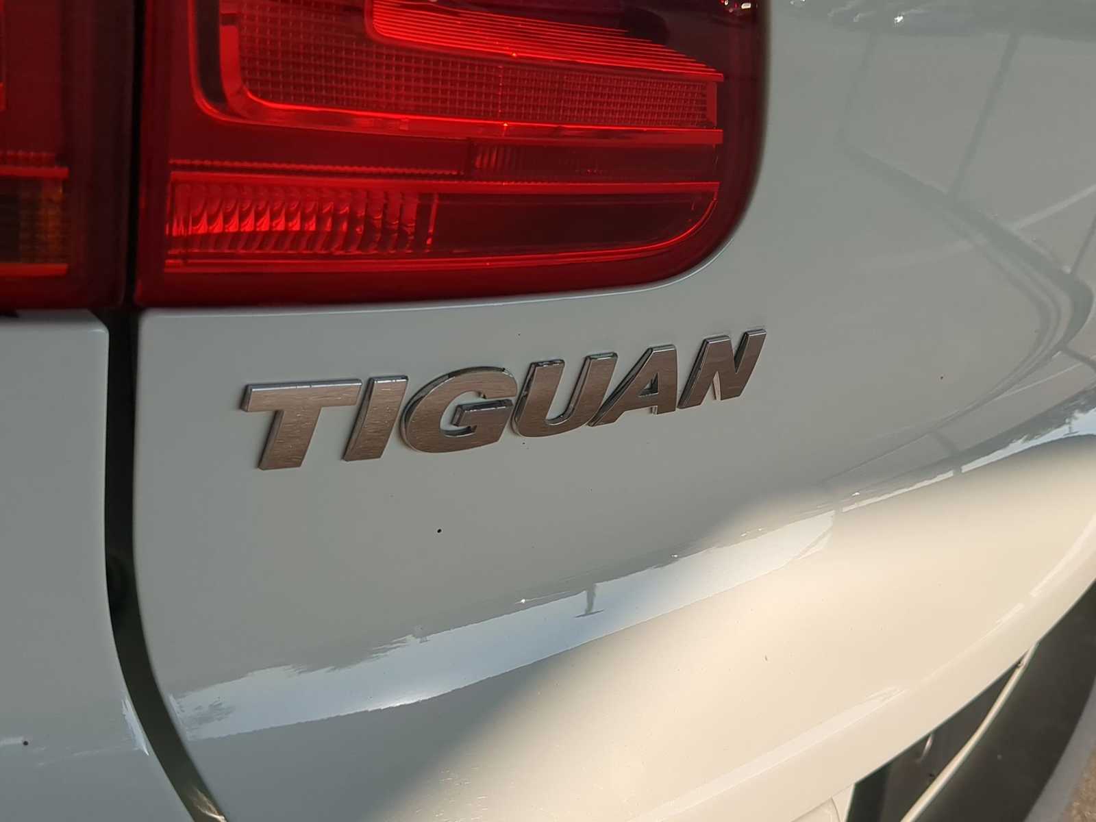 Thumbnail: 2017 Volkswagen Tiguan - 13