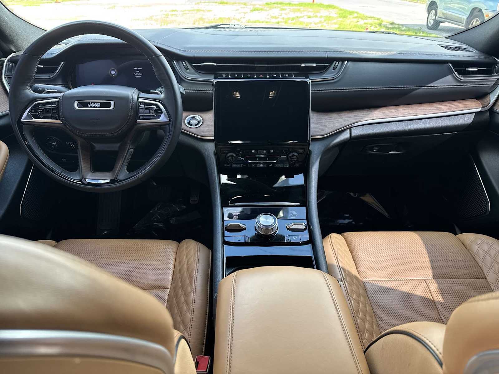 Thumbnail: 2022 Jeep Grand Cherokee - 15