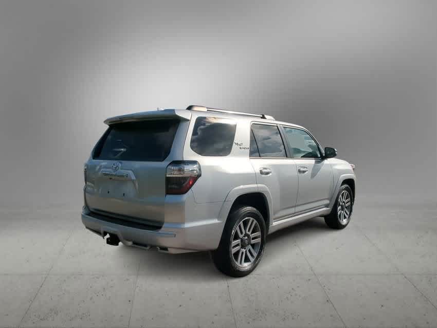 Thumbnail: 2022 Toyota 4Runner - 8