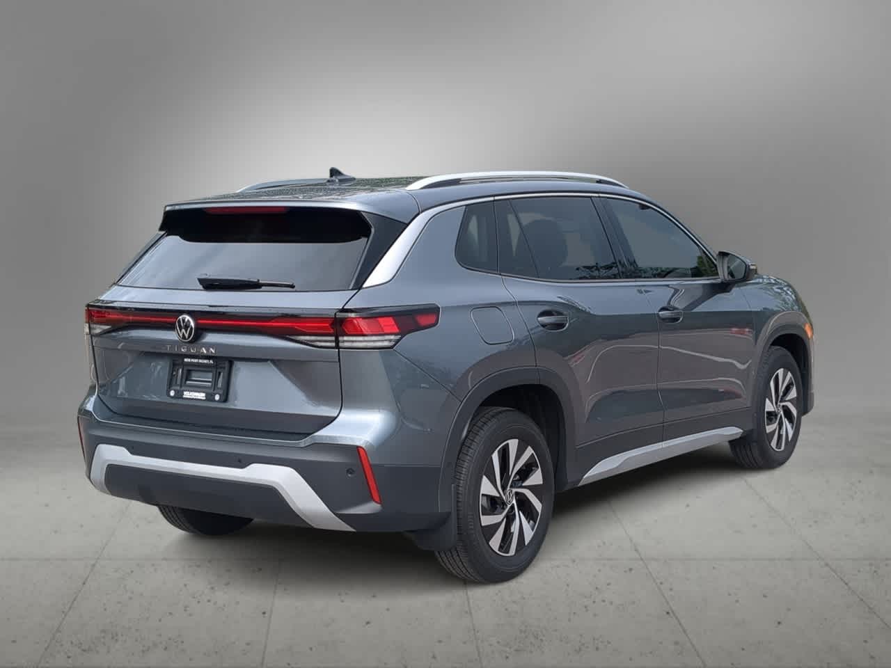 Thumbnail: 2025 Volkswagen Tiguan - 8