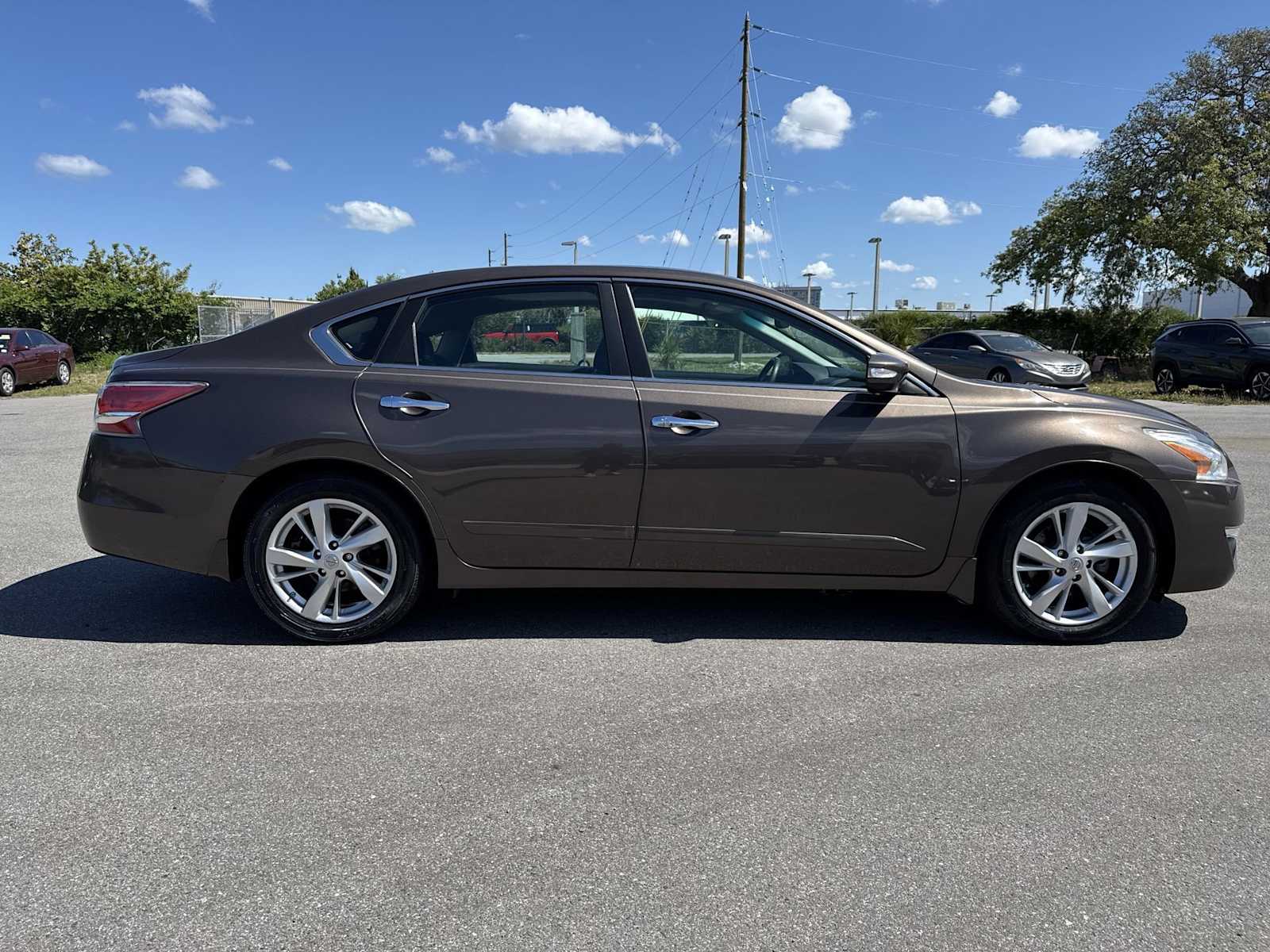 Thumbnail: 2015 Nissan Altima - 7