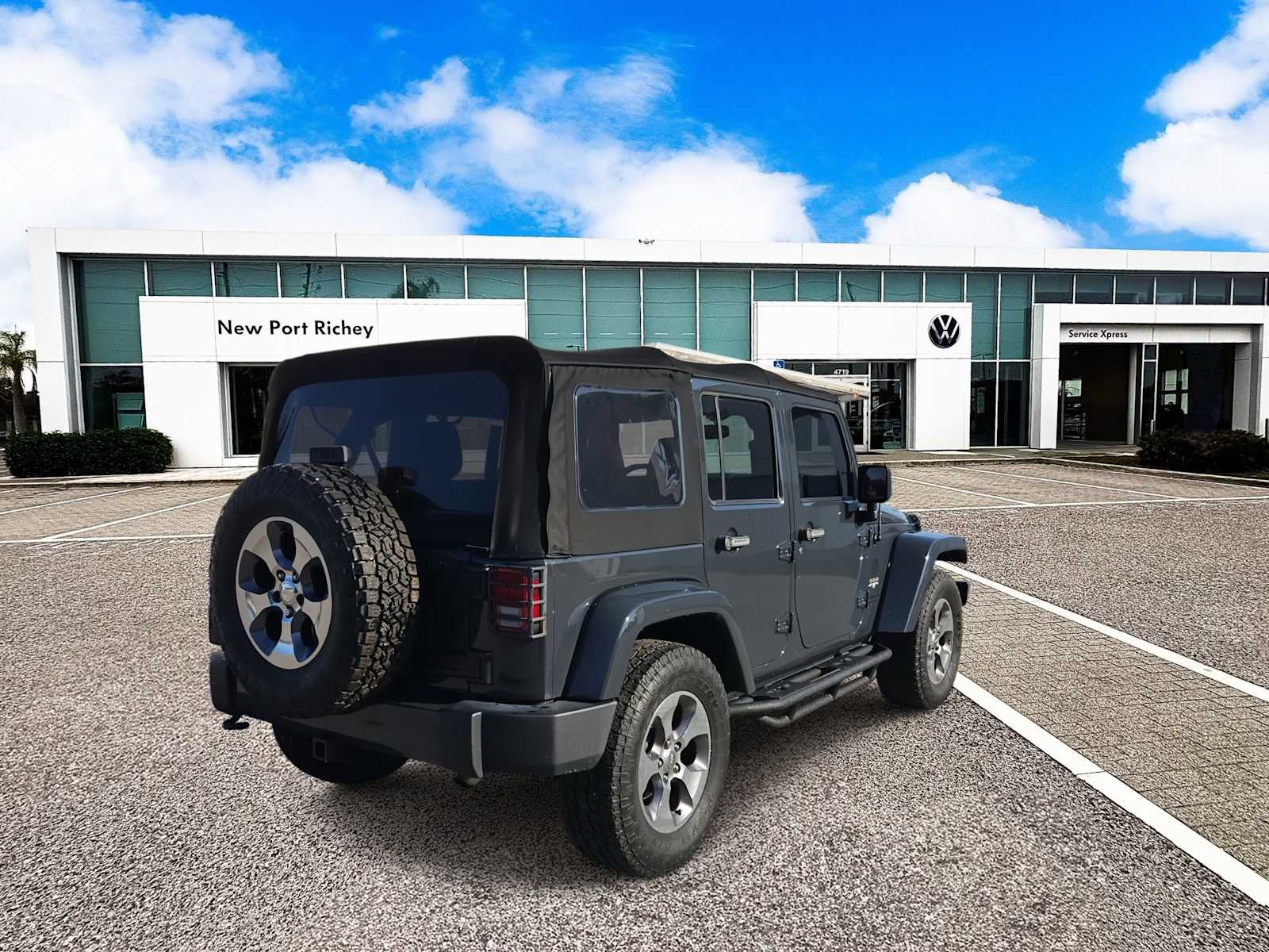 Thumbnail: 2016 Jeep Wrangler - 8