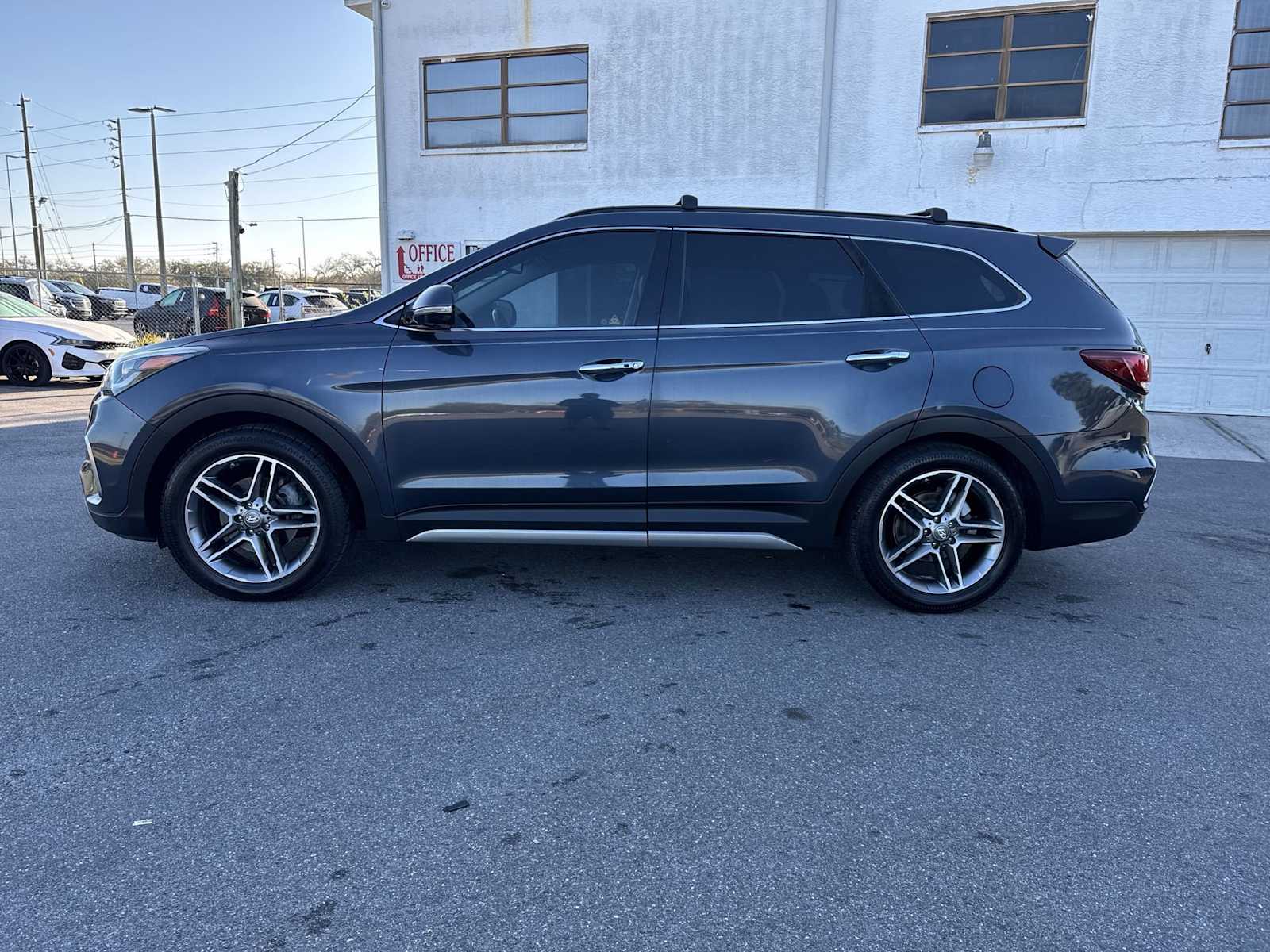 Thumbnail: 2017 Hyundai Santa Fe - 3