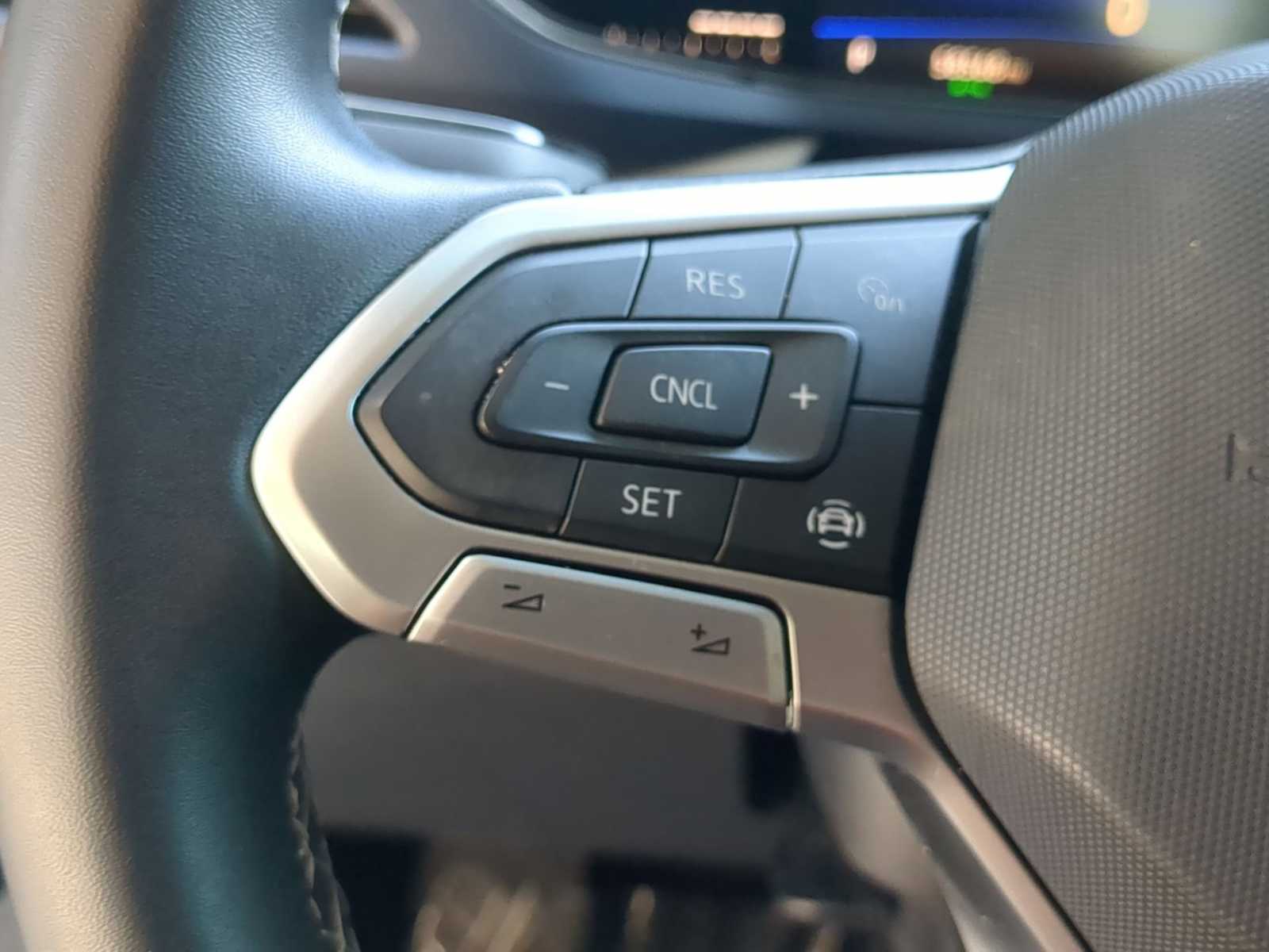 2022 Volkswagen Taos SE 22