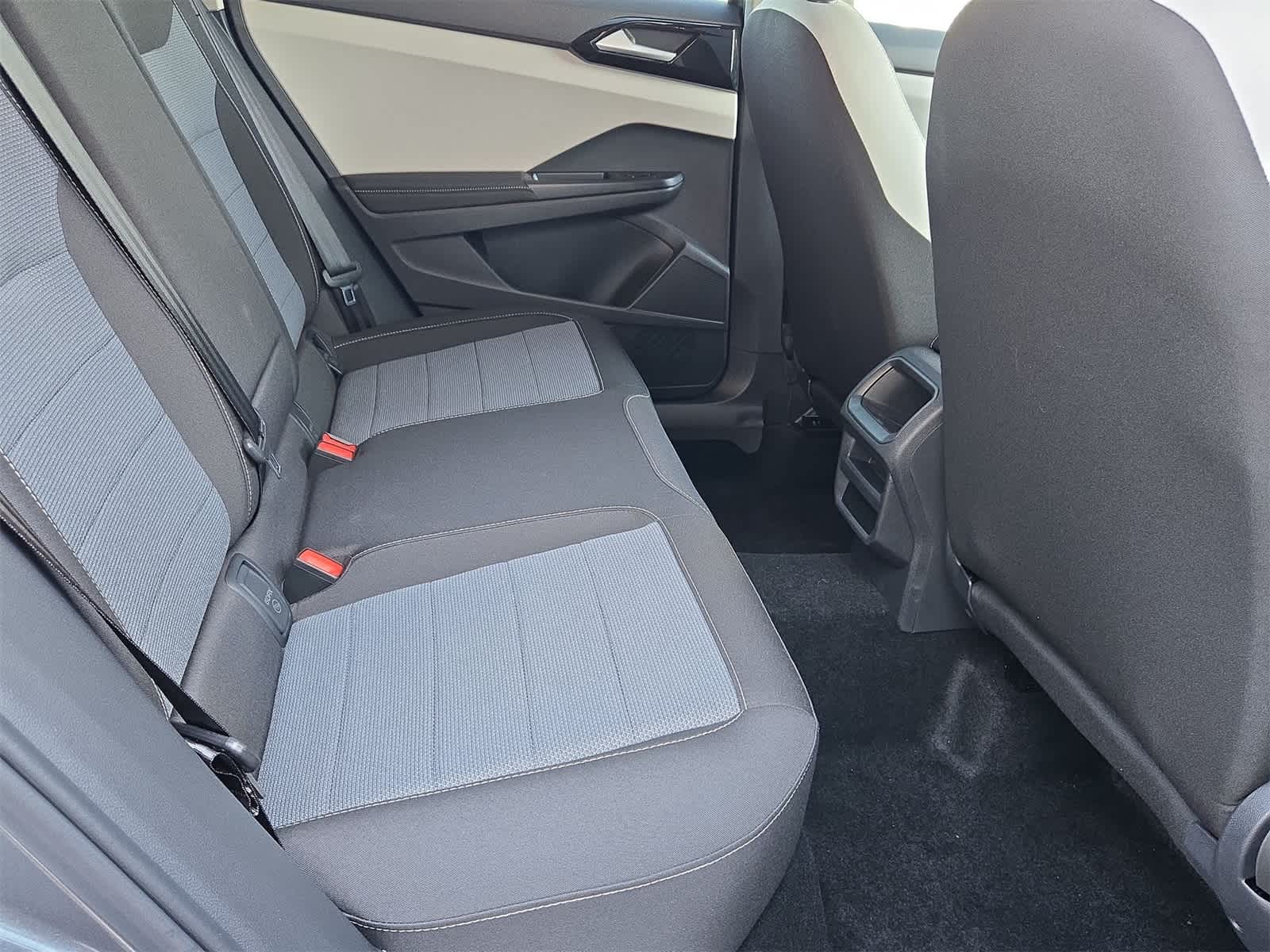 Thumbnail: 2025 Volkswagen Taos - 20