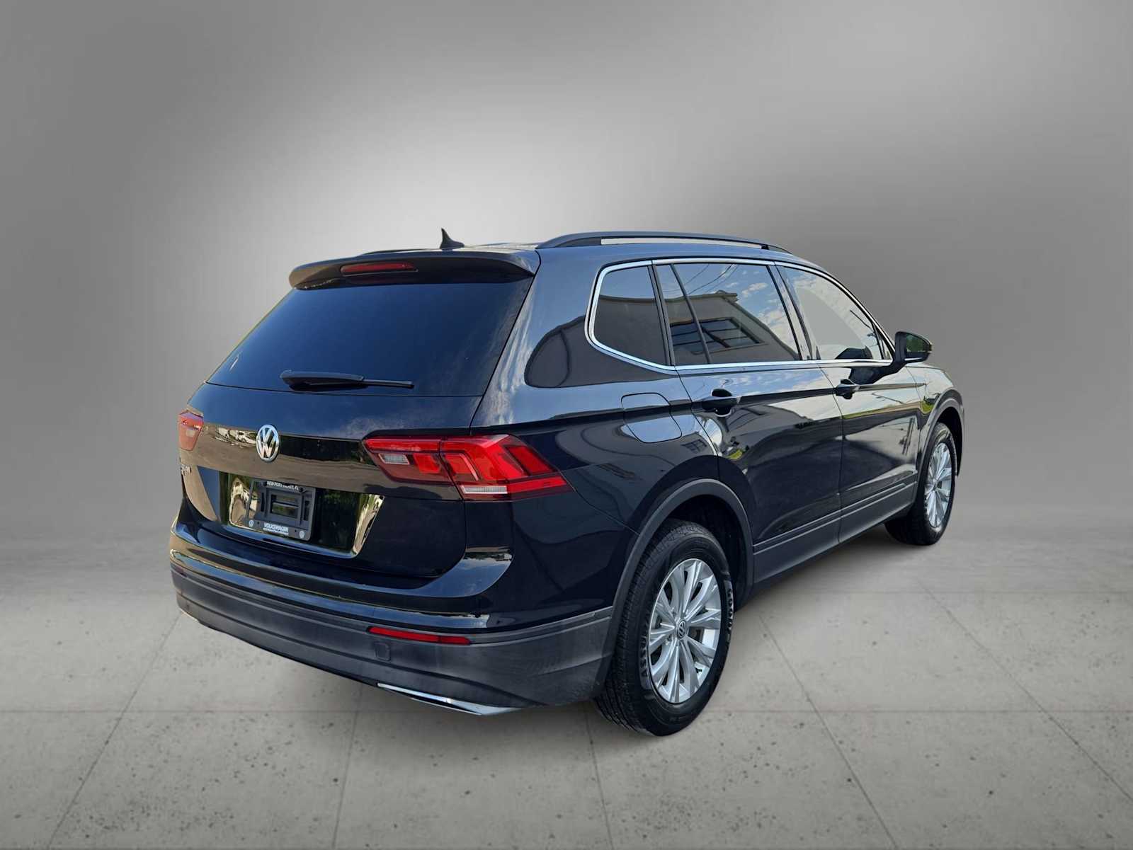 Thumbnail: 2019 Volkswagen Tiguan - 7
