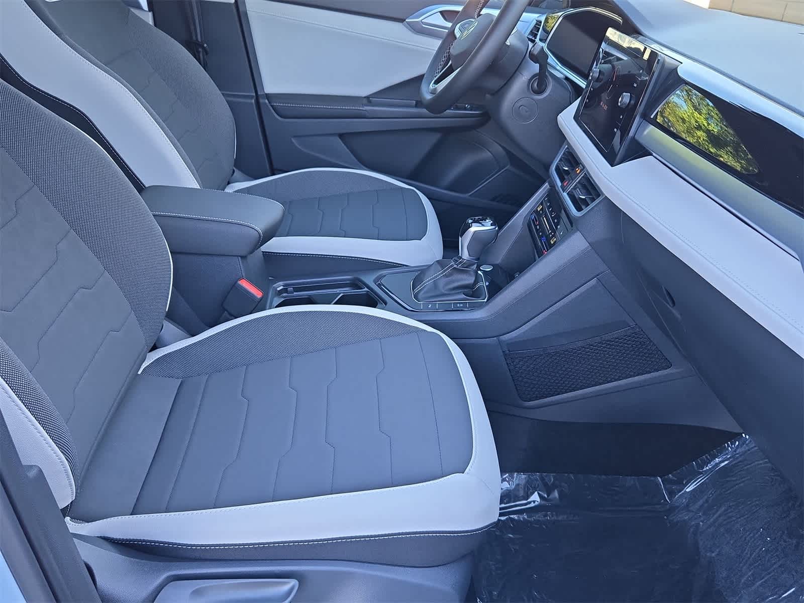 Thumbnail: 2025 Volkswagen Taos - 23