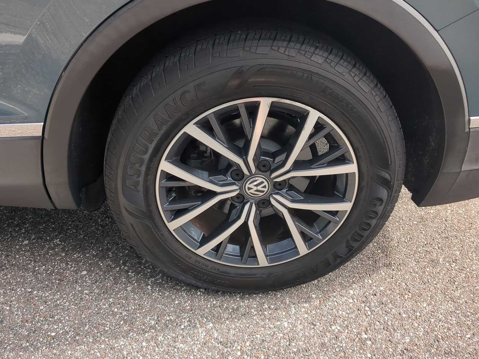 Thumbnail: 2020 Volkswagen Tiguan - 14