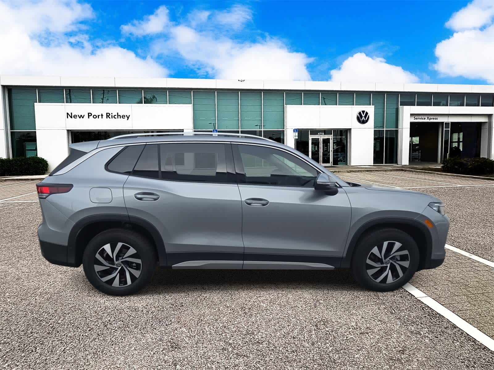 Thumbnail: 2025 Volkswagen Tiguan - 9