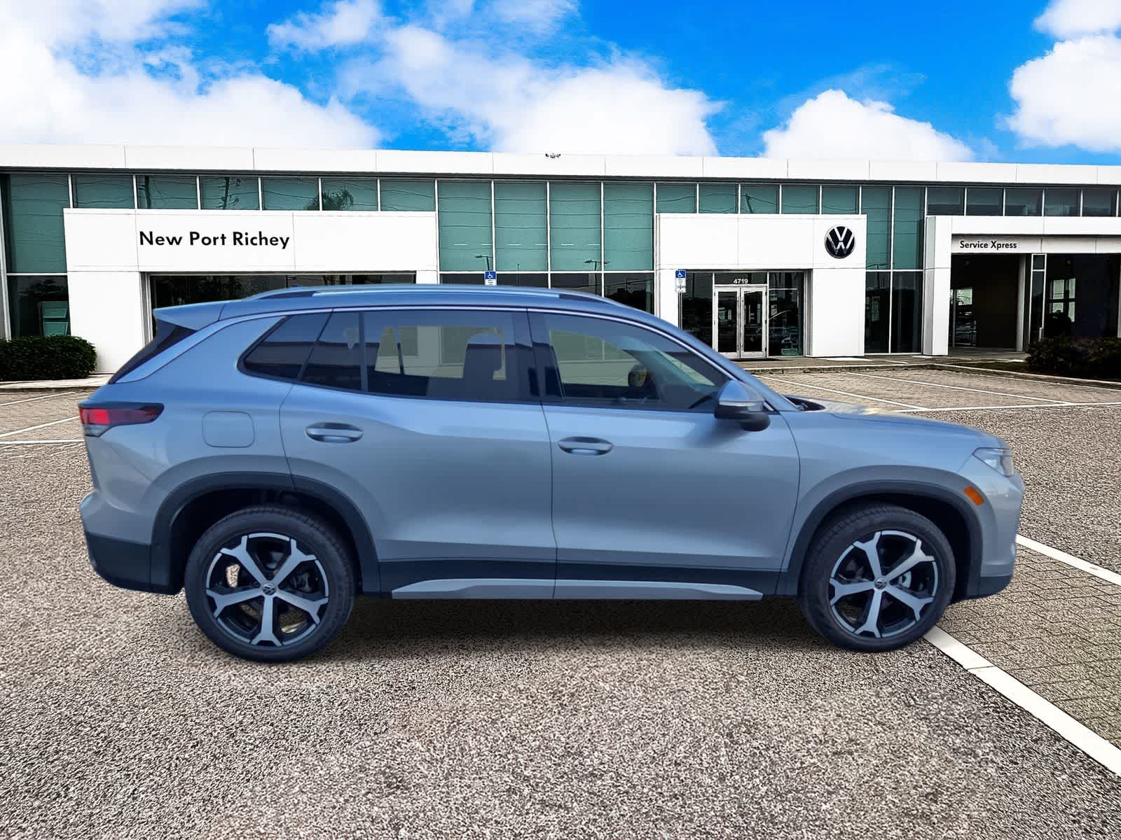 Thumbnail: 2025 Volkswagen Tiguan - 9