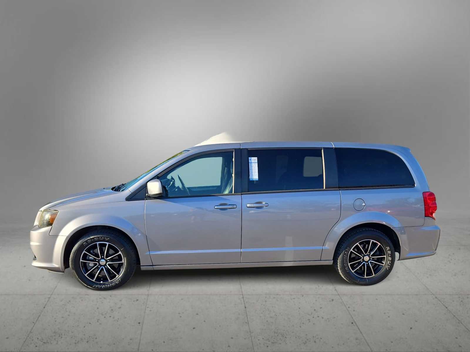 Thumbnail: 2019 Dodge Grand Caravan - 5