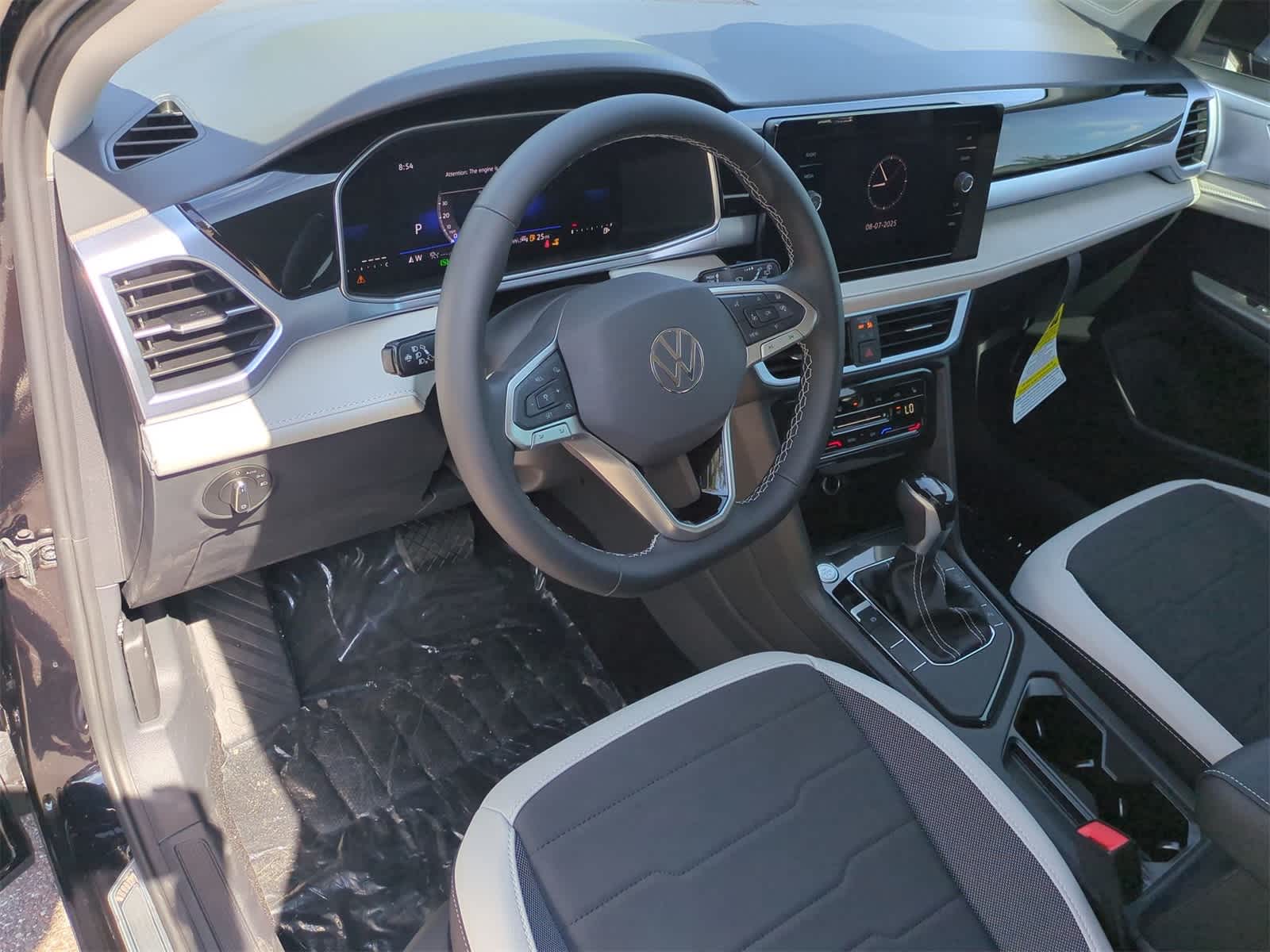 Thumbnail: 2025 Volkswagen Taos - 10