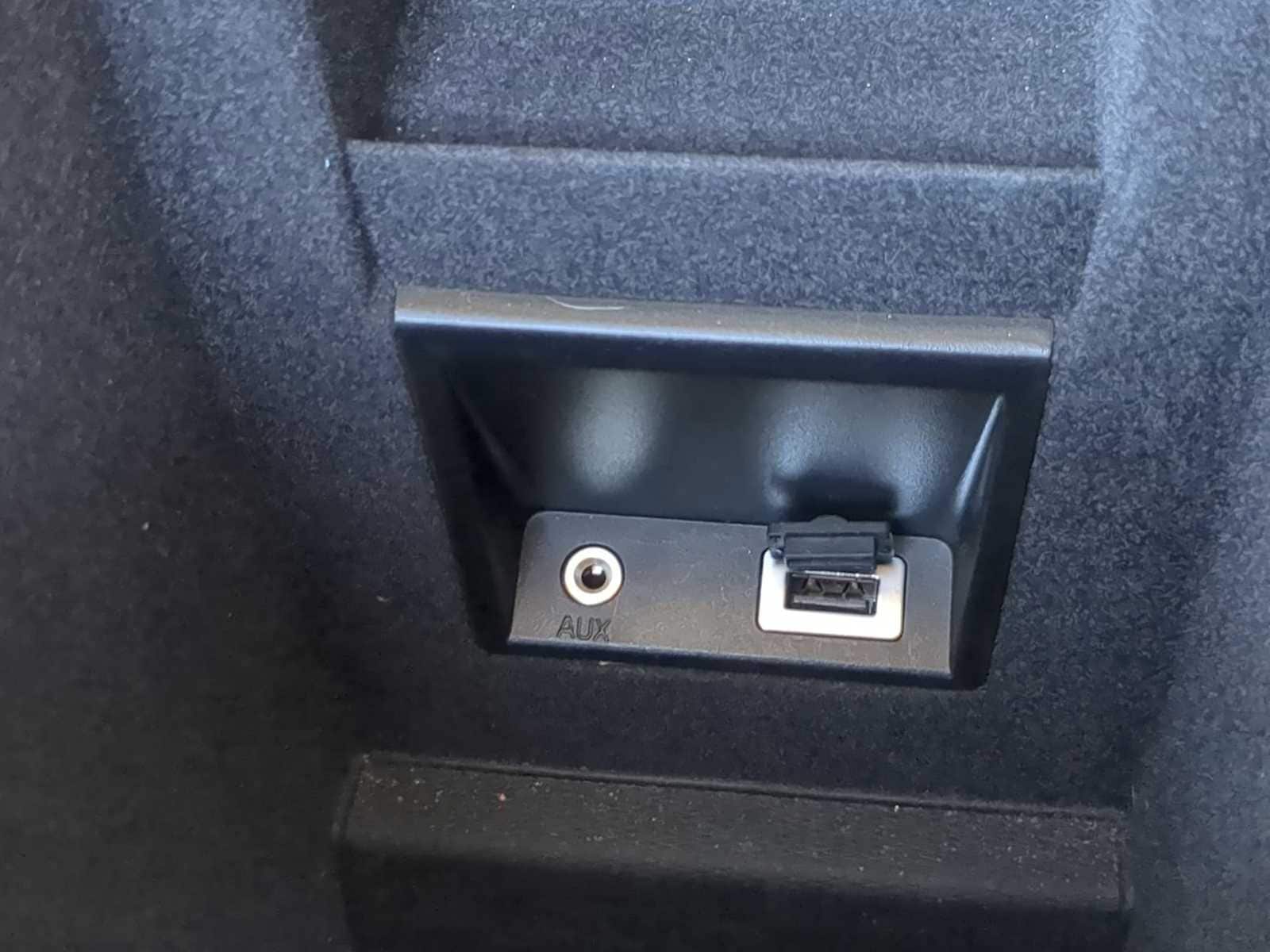 Thumbnail: 2015 Volvo XC60 - 31