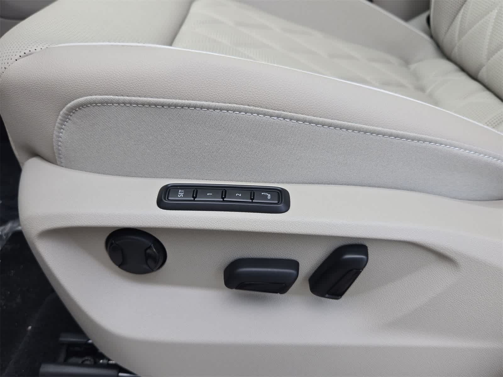 Thumbnail: 2026 Volkswagen Atlas - 18