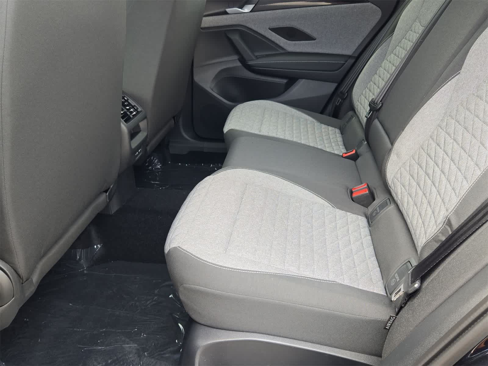 Thumbnail: 2025 Volkswagen Tiguan - 20