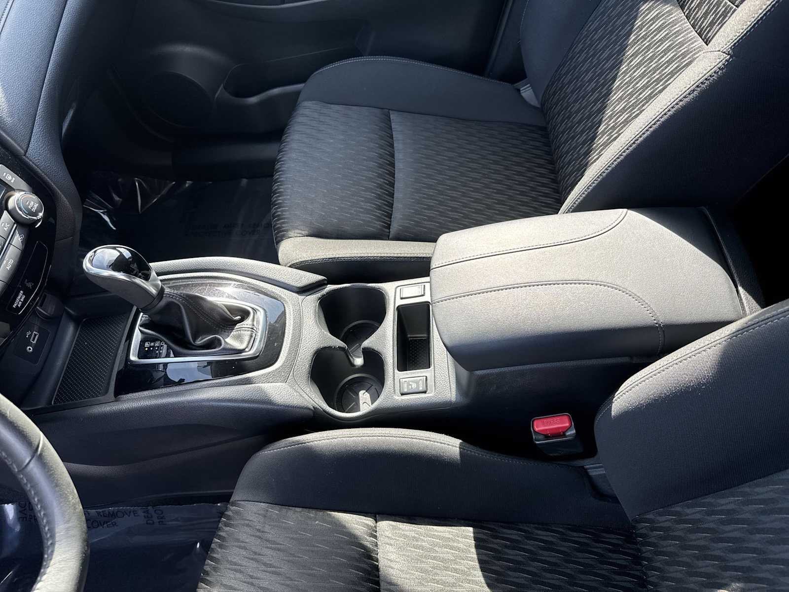 Thumbnail: 2018 Nissan Rogue - 21