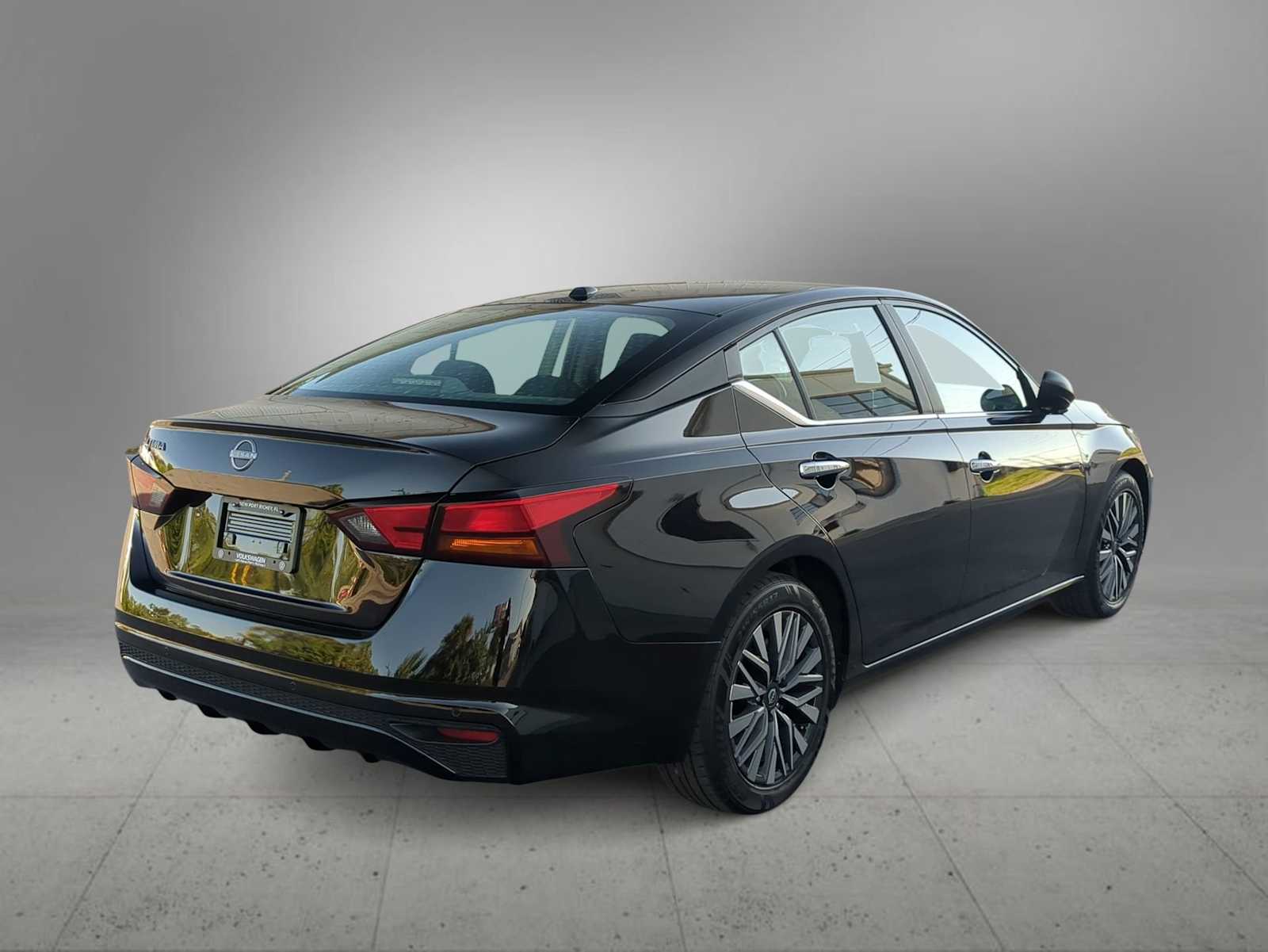 Thumbnail: 2025 Nissan Altima - 8