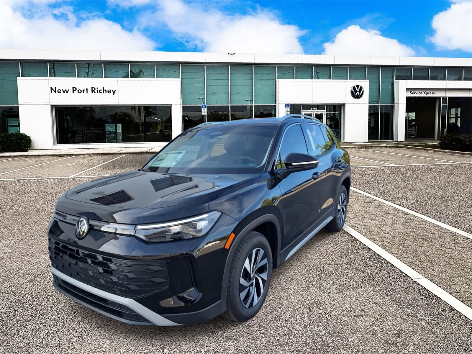 Thumbnail: 2025 Volkswagen Tiguan - 4