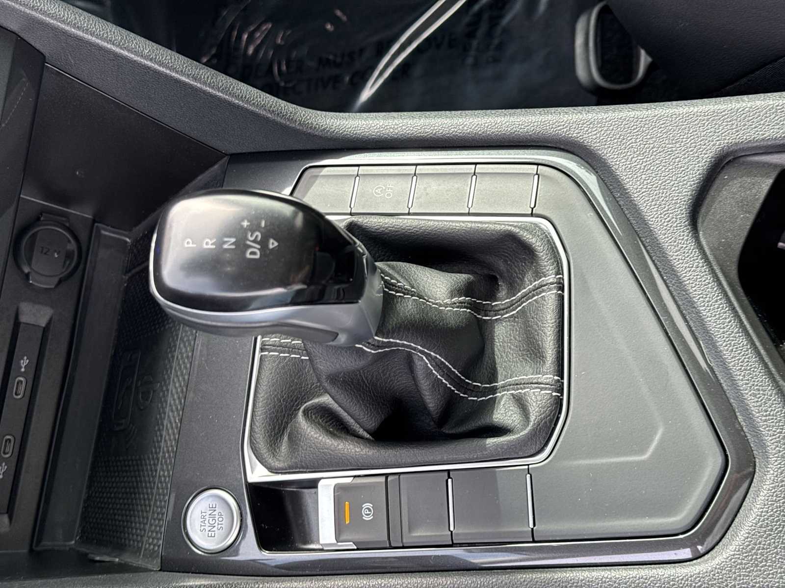 Thumbnail: 2022 Volkswagen Tiguan - 24