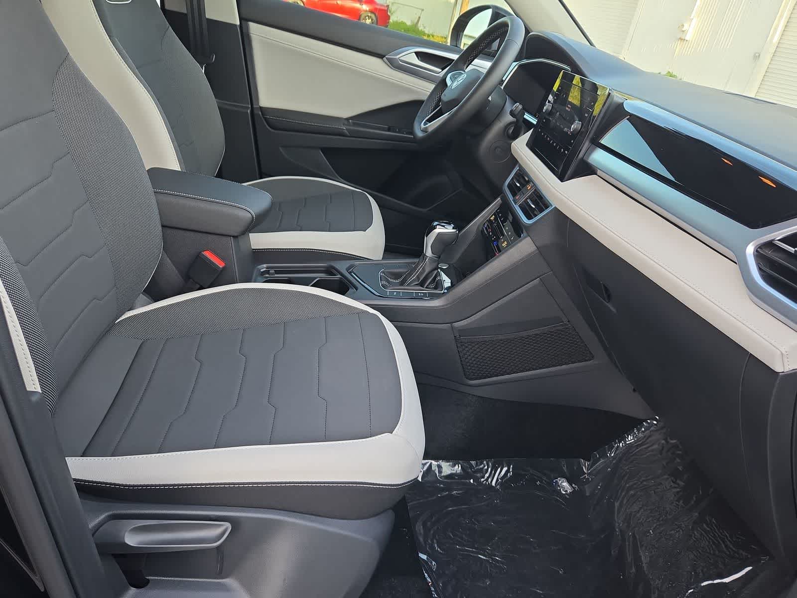 Thumbnail: 2025 Volkswagen Taos - 21