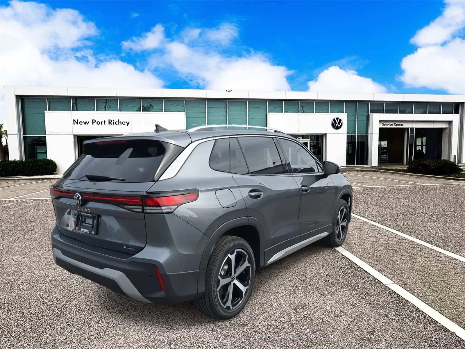 Thumbnail: 2025 Volkswagen Tiguan - 8