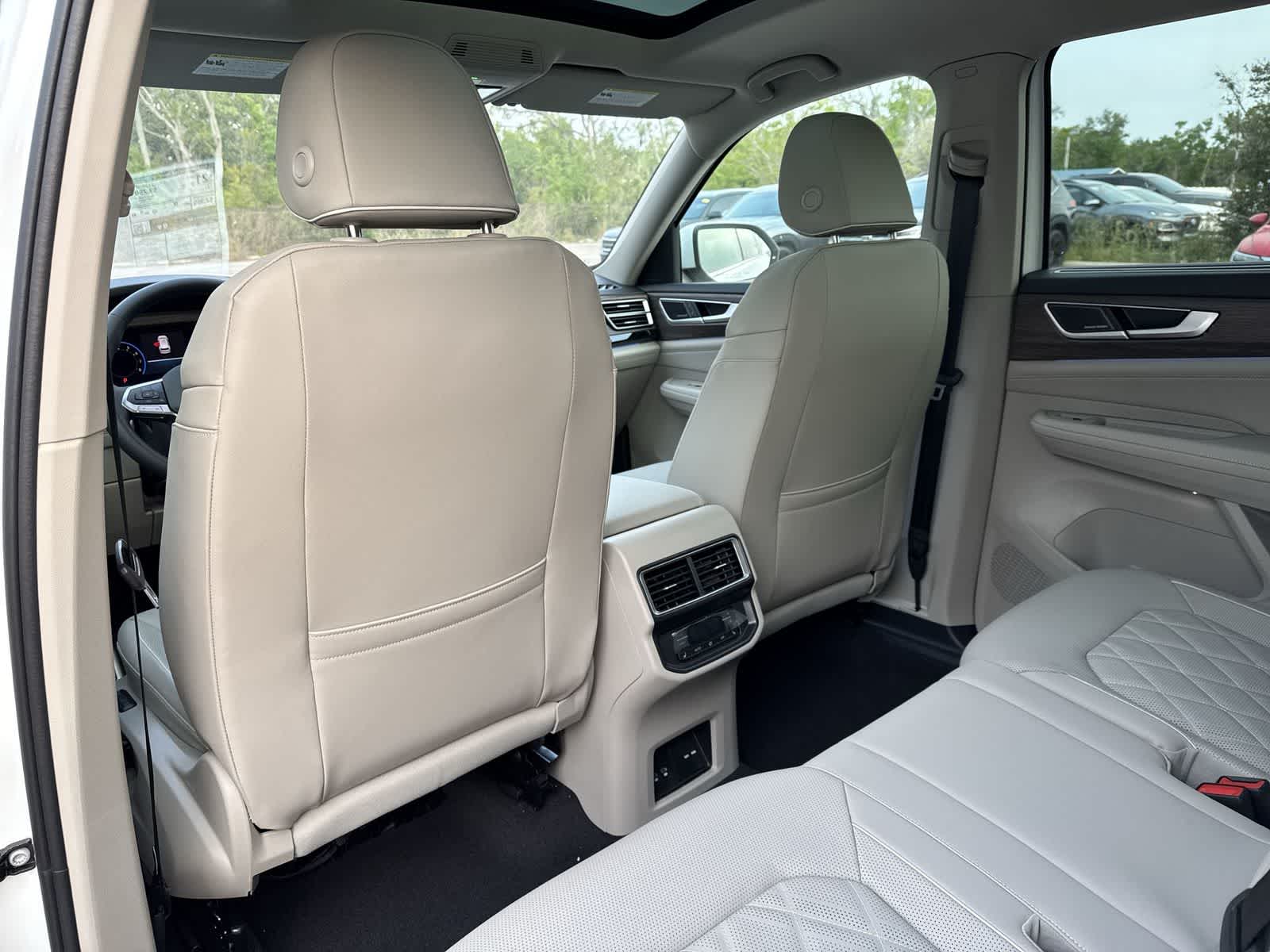 Thumbnail: 2026 Volkswagen Atlas - 17