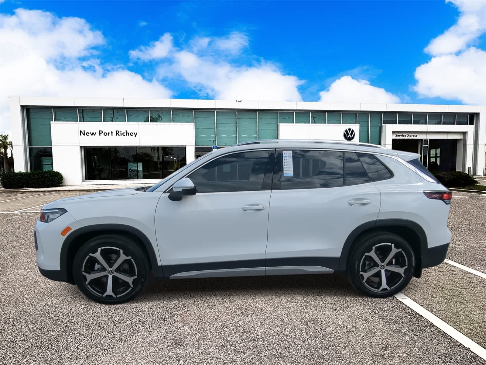 Thumbnail: 2025 Volkswagen Tiguan - 5