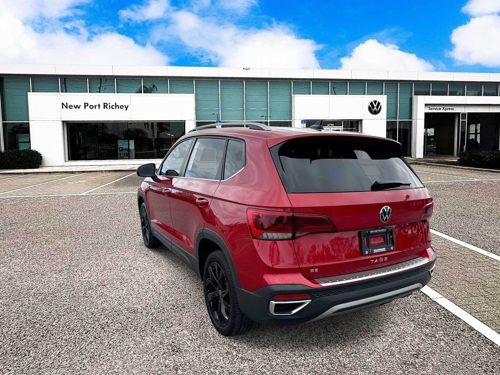 Thumbnail: 2022 Volkswagen Taos - 6