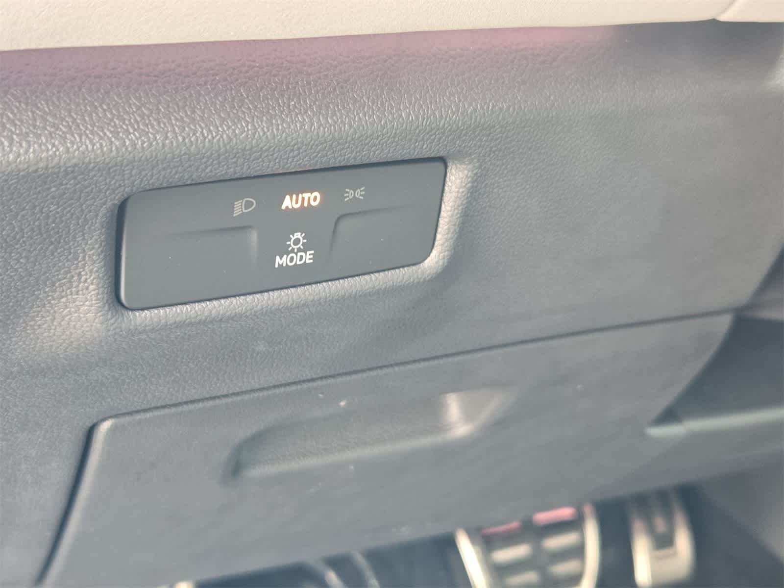 Thumbnail: 2025 Volkswagen Tiguan - 38