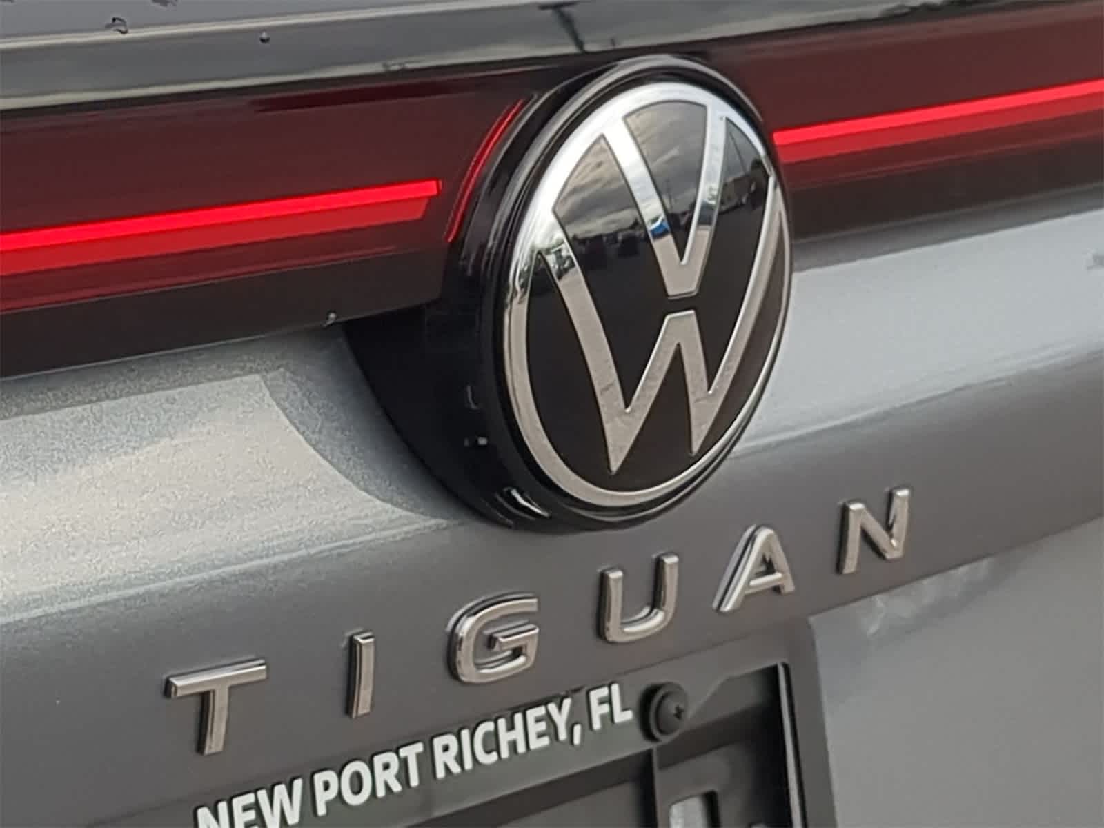 Thumbnail: 2025 Volkswagen Tiguan - 13