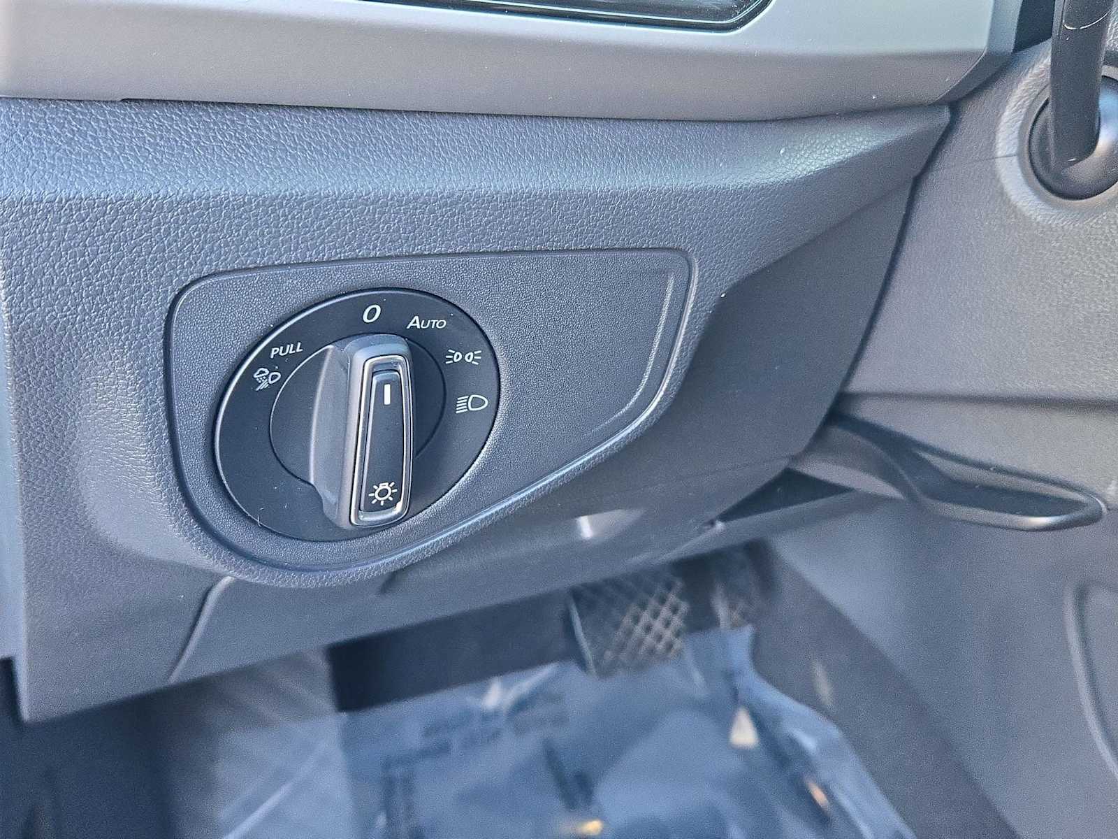 Thumbnail: 2022 Volkswagen Atlas - 36