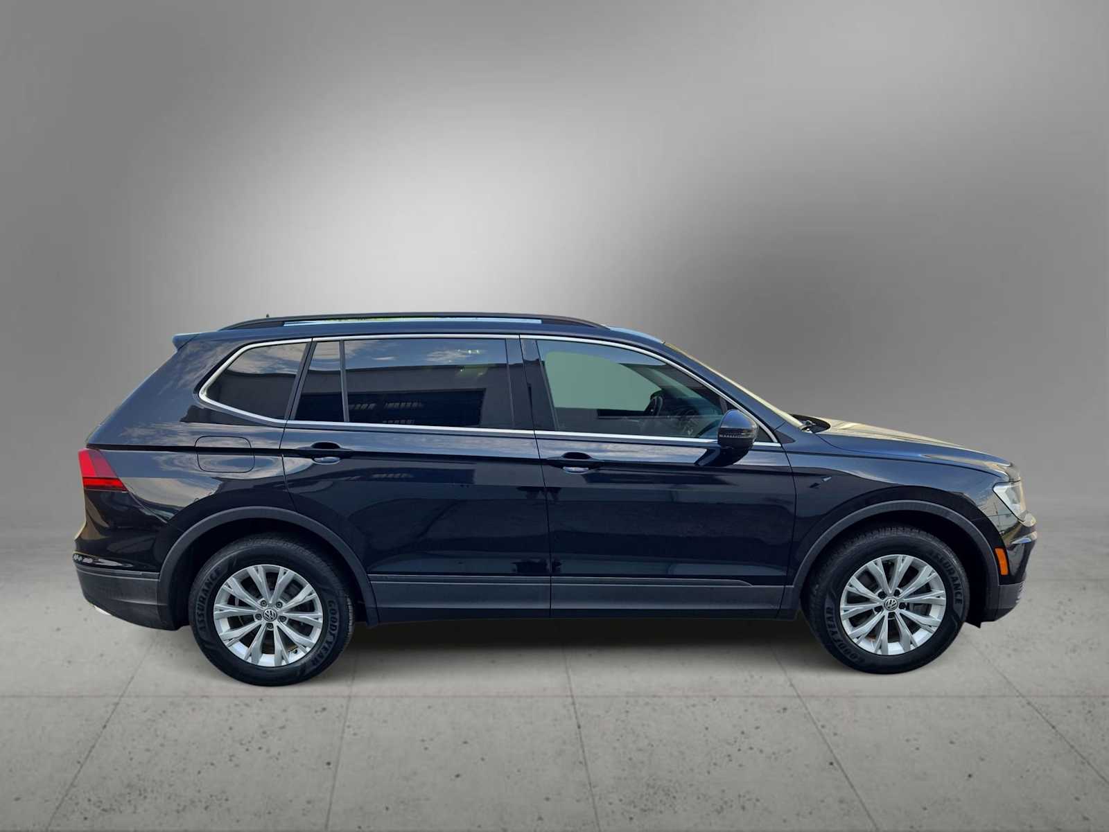 Thumbnail: 2019 Volkswagen Tiguan - 8