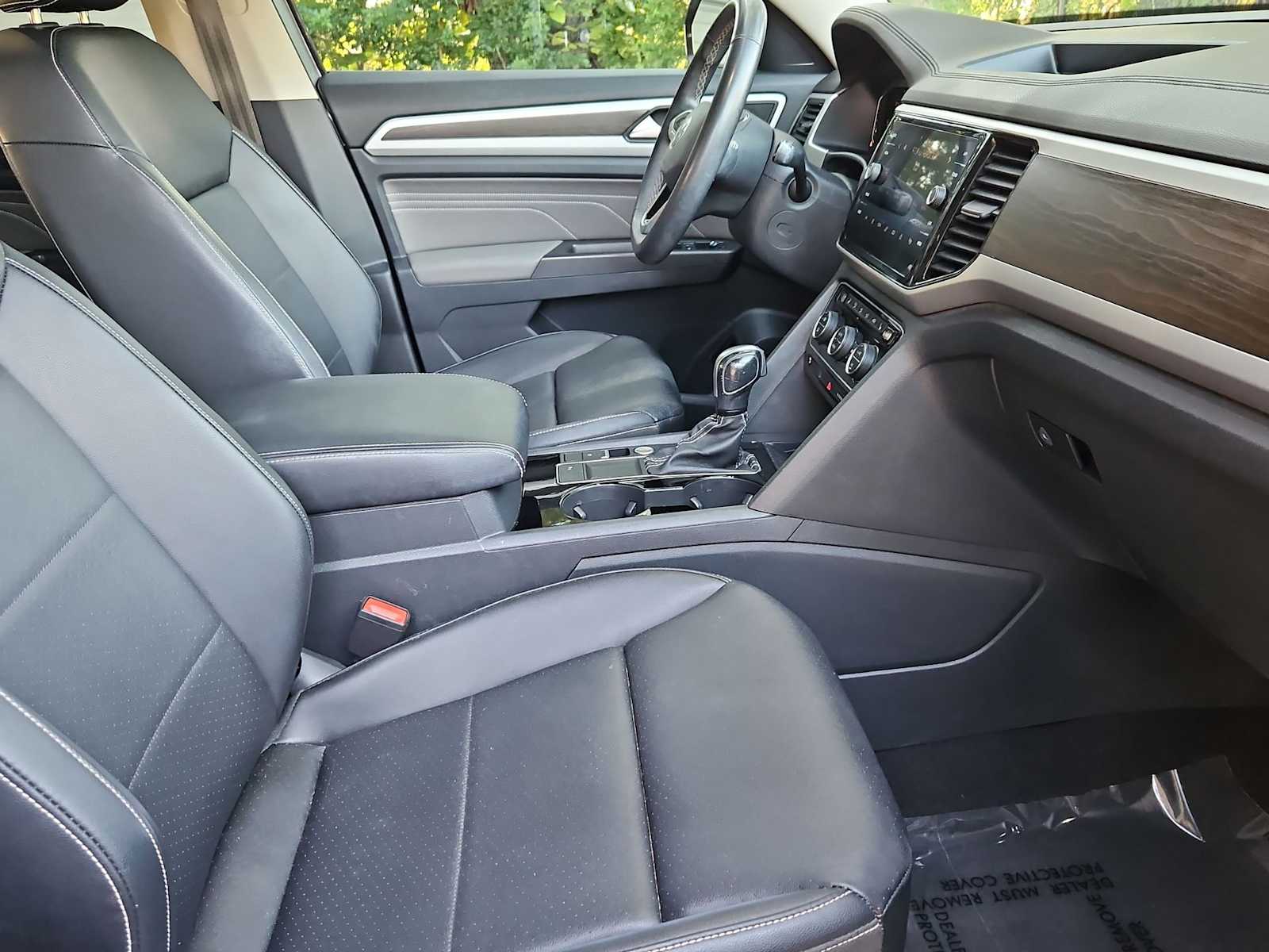 Thumbnail: 2022 Volkswagen Atlas - 24