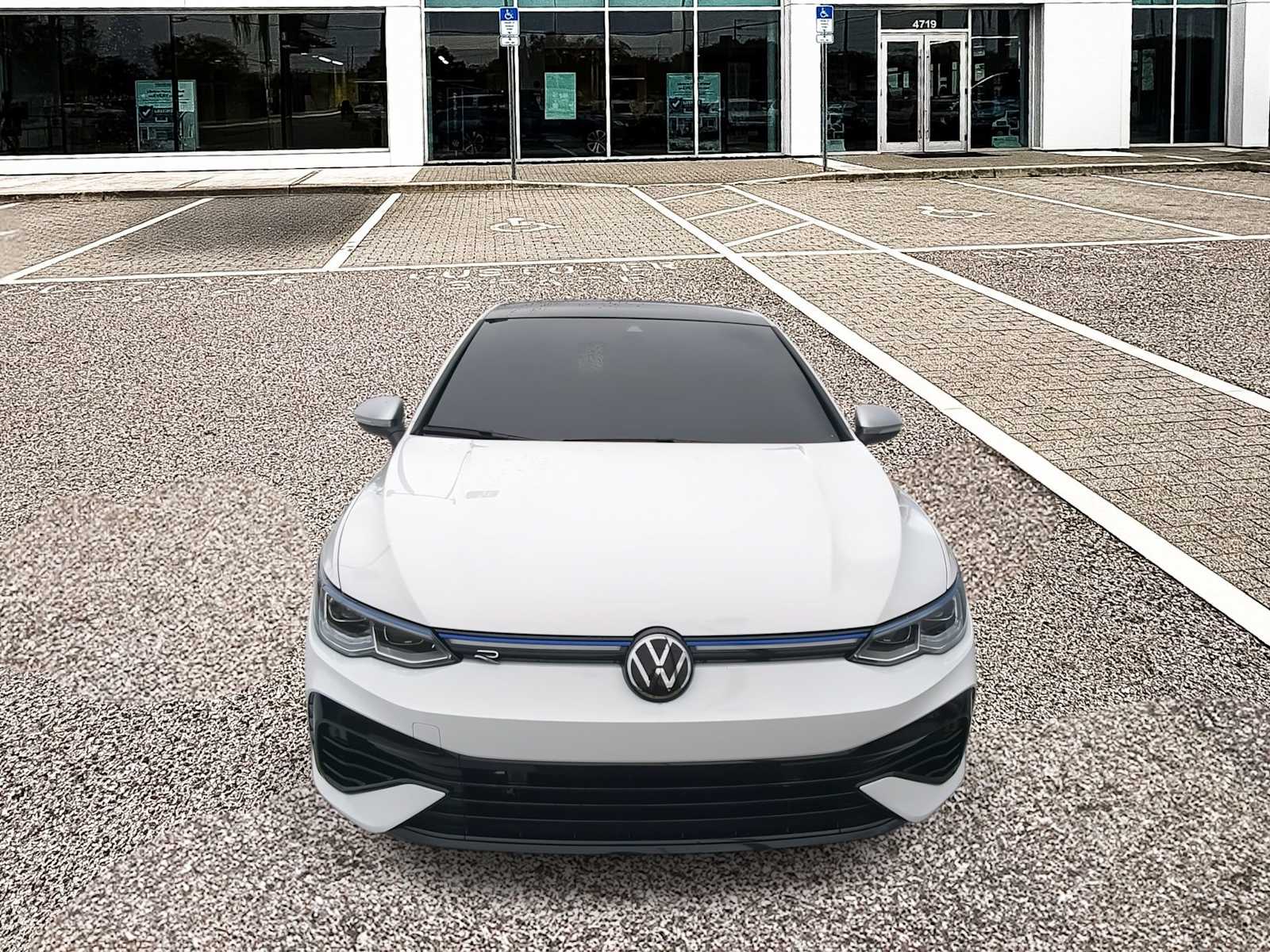 Thumbnail: 2023 Volkswagen Golf - 3