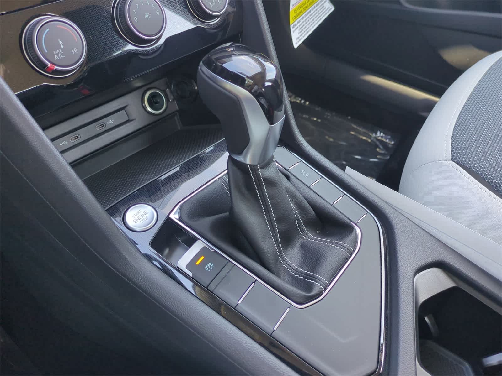 Thumbnail: 2025 Volkswagen Taos - 32