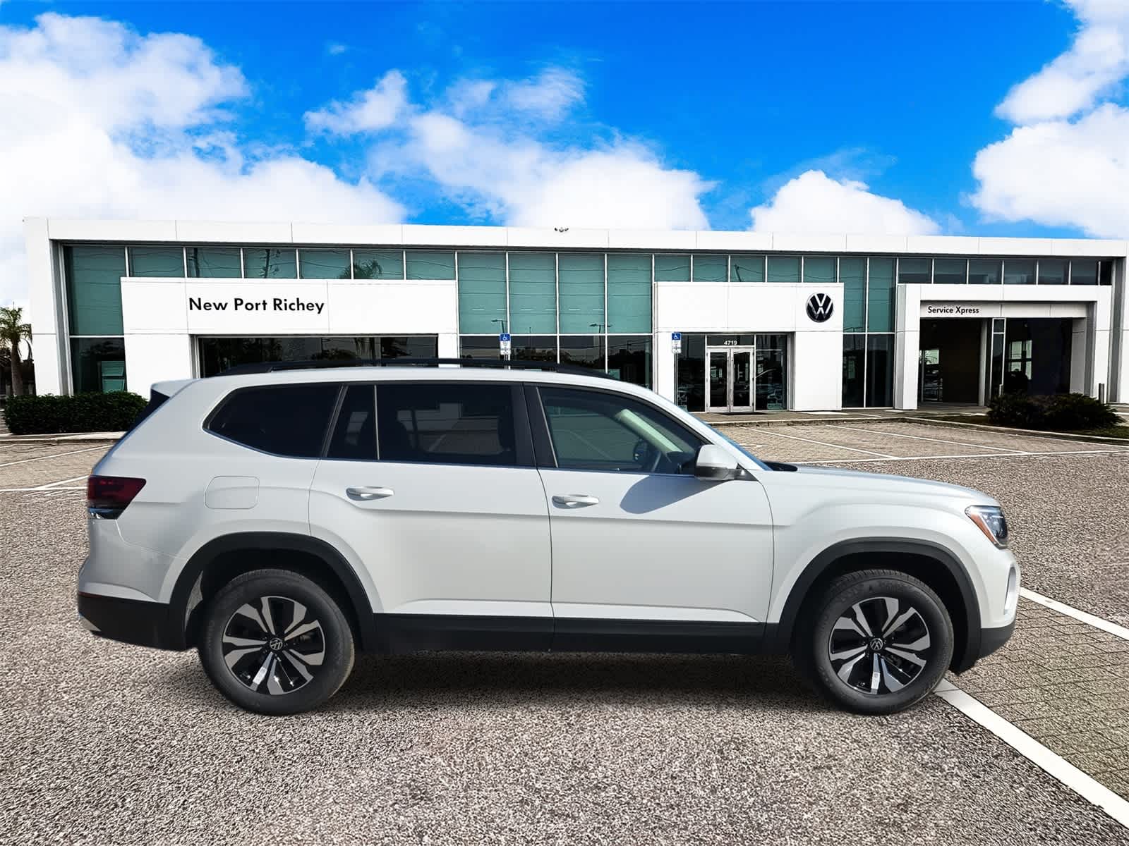 Thumbnail: 2026 Volkswagen Atlas - 9