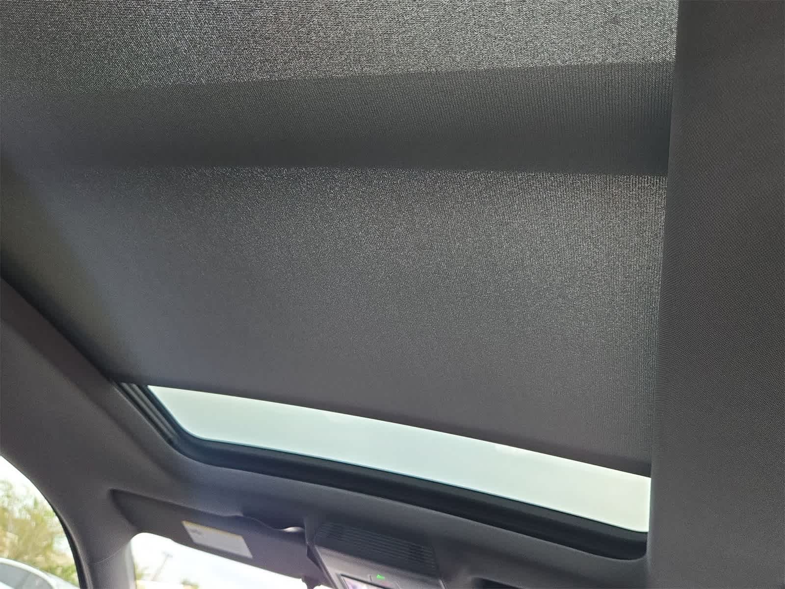 Thumbnail: 2025 Volkswagen Tiguan - 23