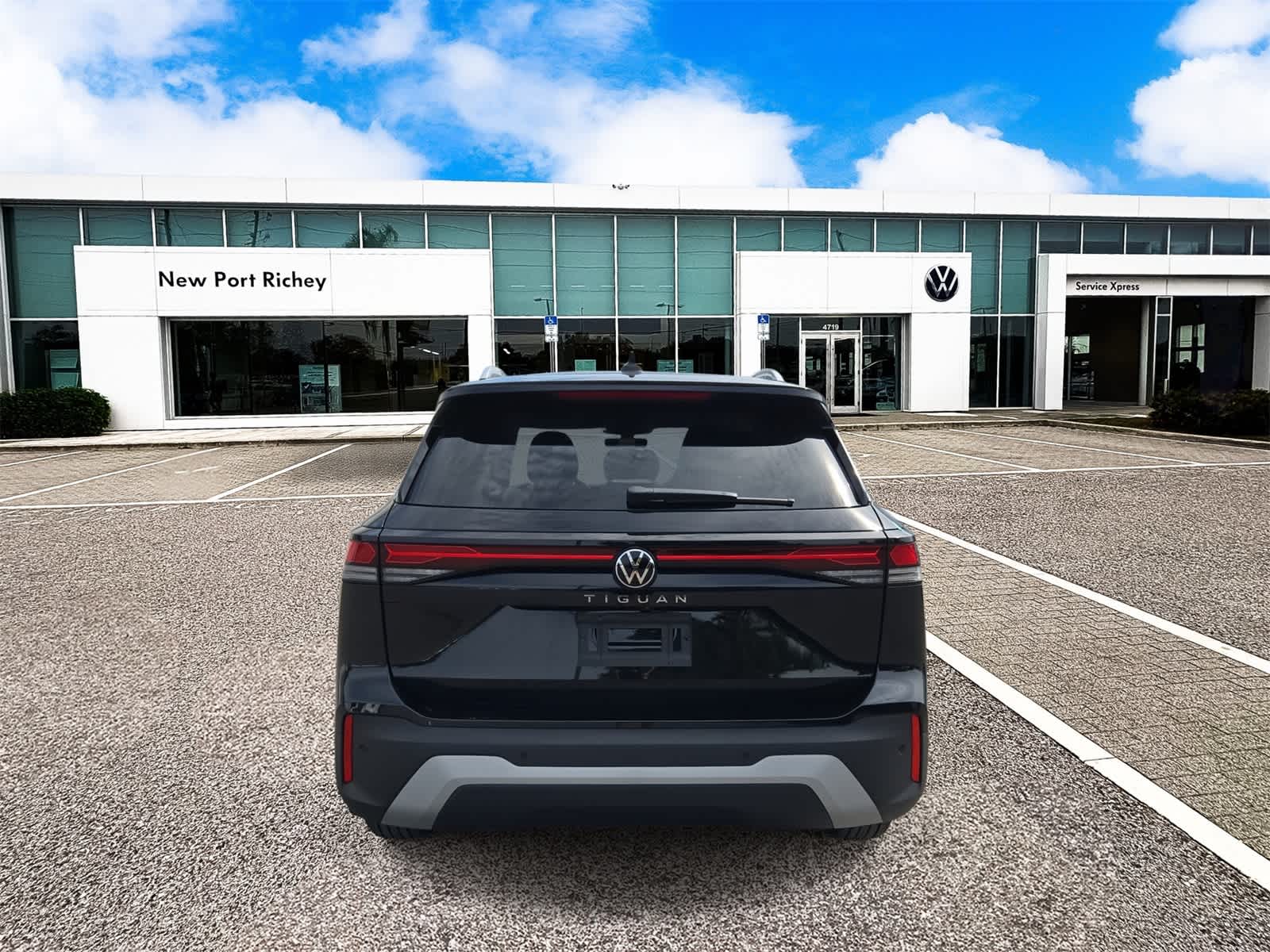 Thumbnail: 2025 Volkswagen Tiguan - 7