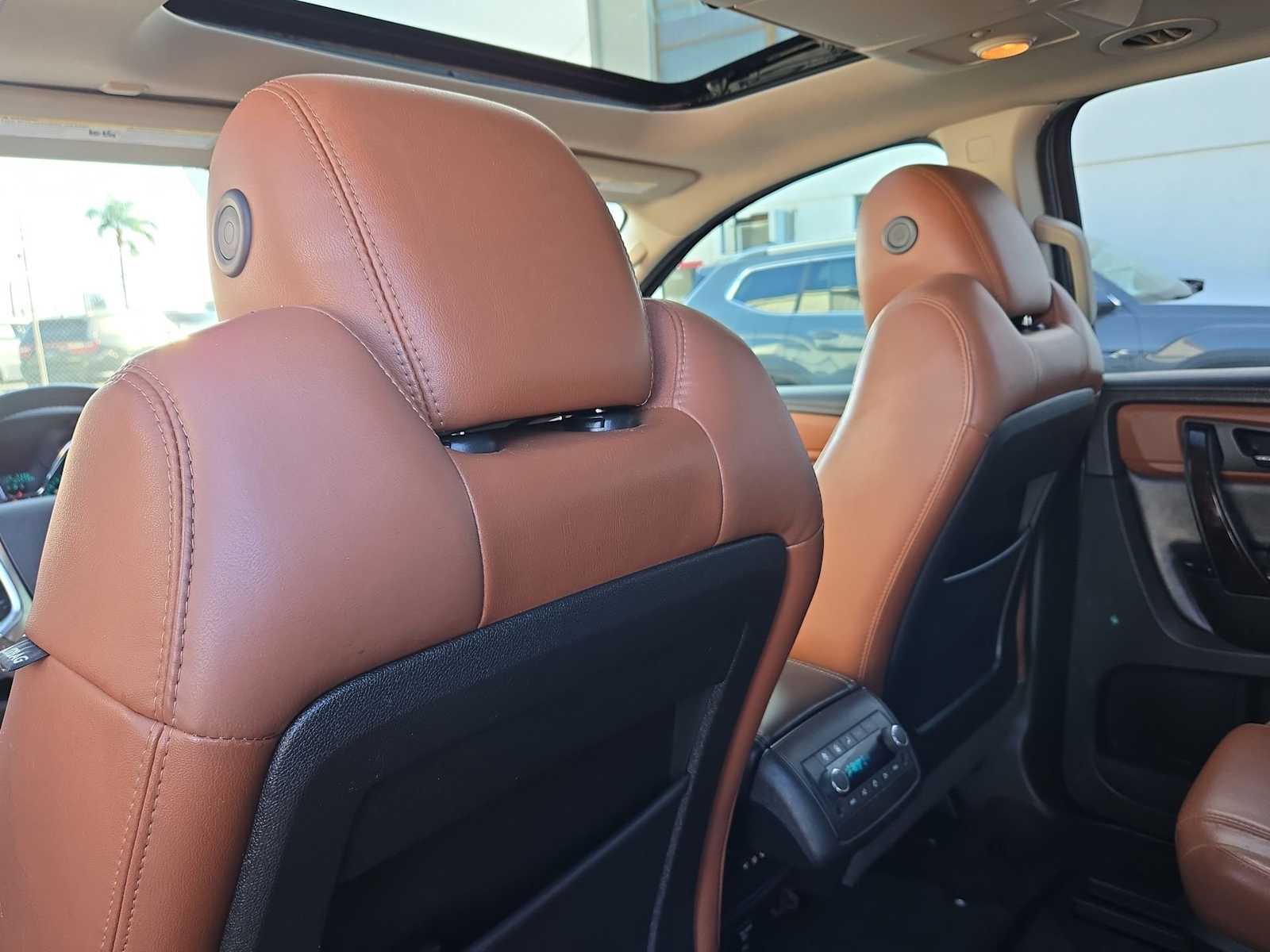 Thumbnail: 2015 Chevrolet Traverse - 19