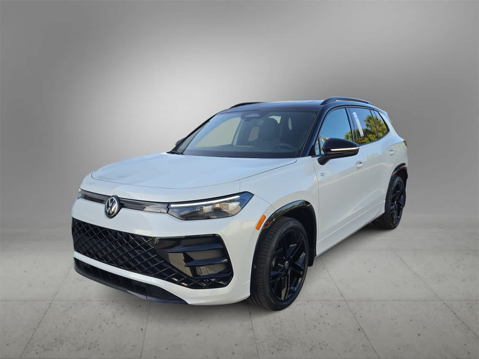 Thumbnail: 2025 Volkswagen Tiguan - 4