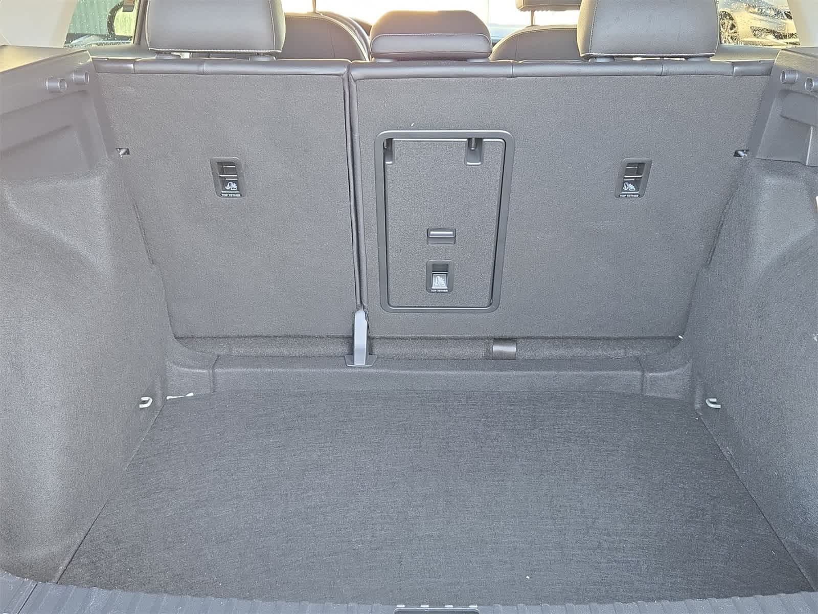 Thumbnail: 2025 Volkswagen Taos - 32