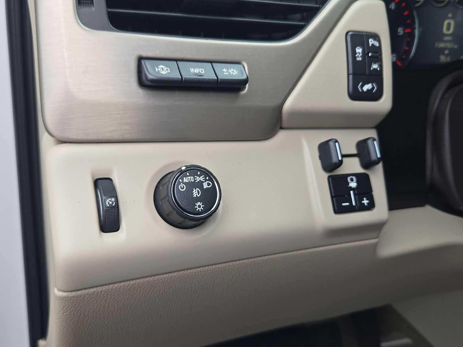 Thumbnail: 2016 GMC Yukon - 34