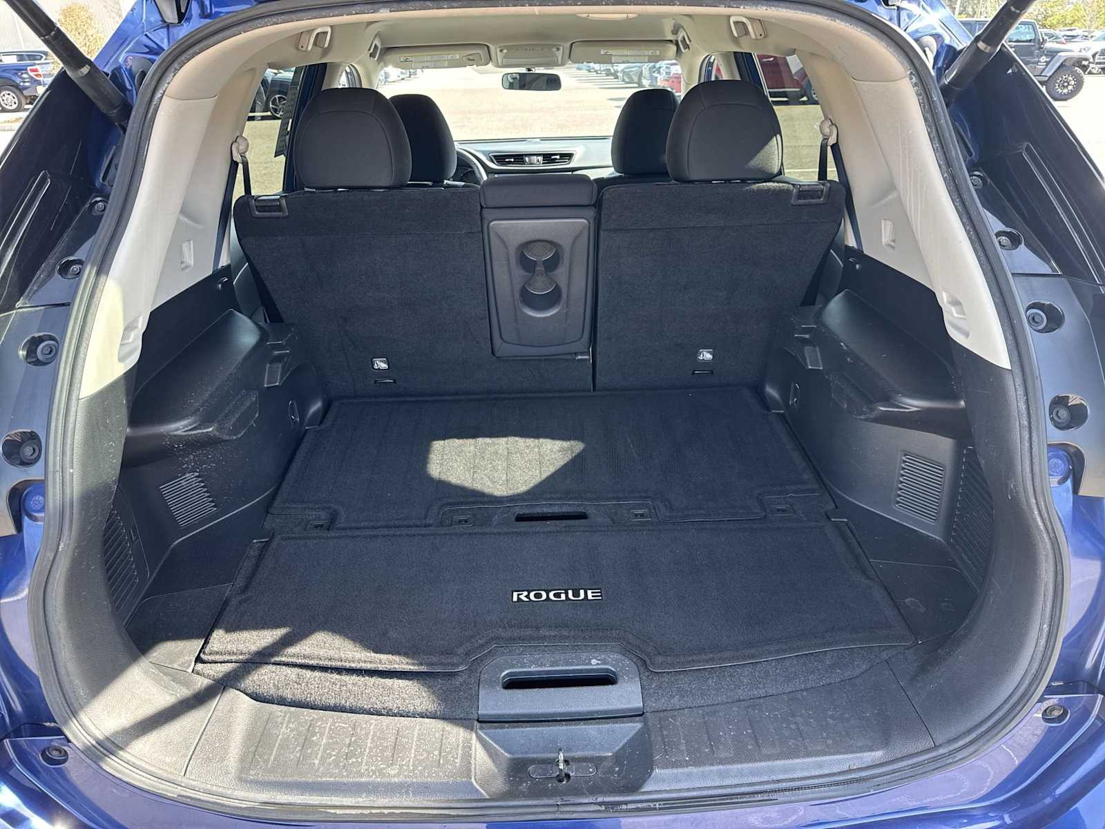 Thumbnail: 2018 Nissan Rogue - 27