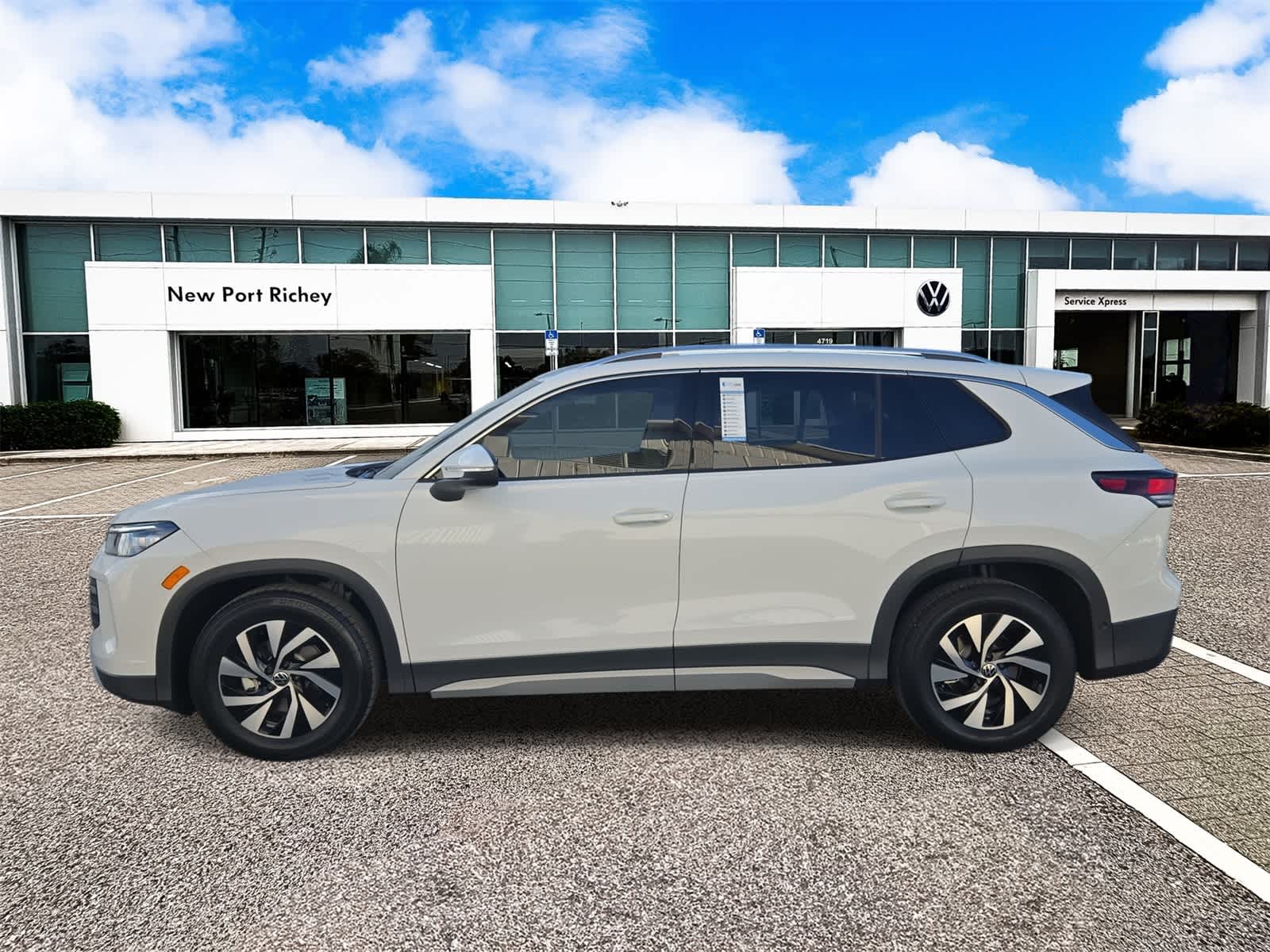 Thumbnail: 2025 Volkswagen Tiguan - 5