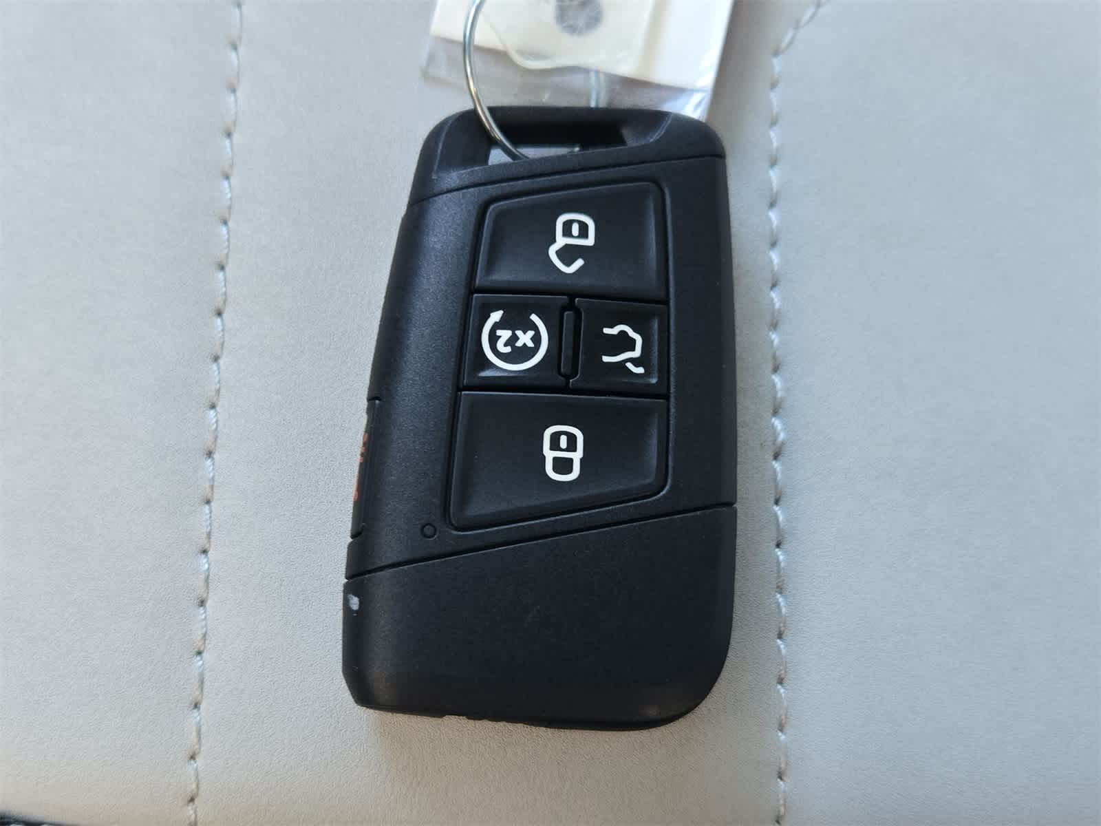 Thumbnail: 2025 Volkswagen Taos - 34