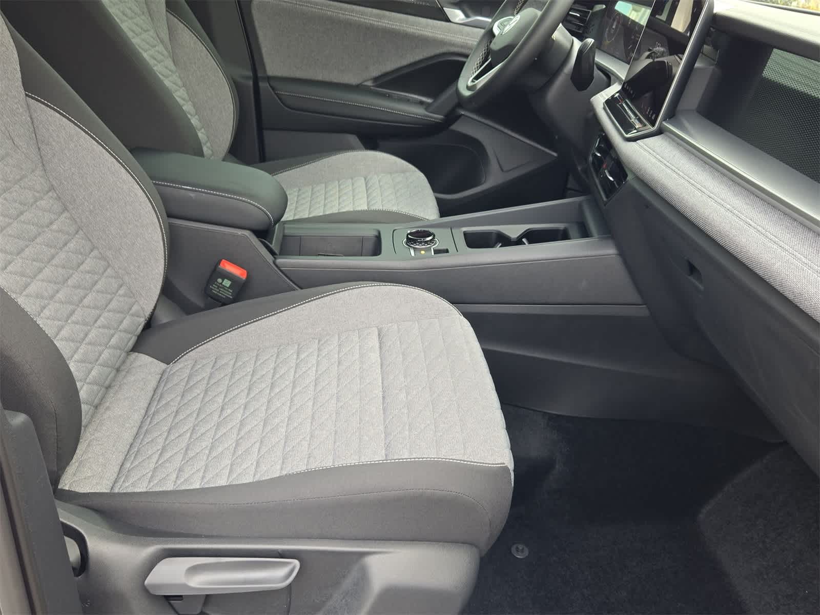 Thumbnail: 2025 Volkswagen Tiguan - 22